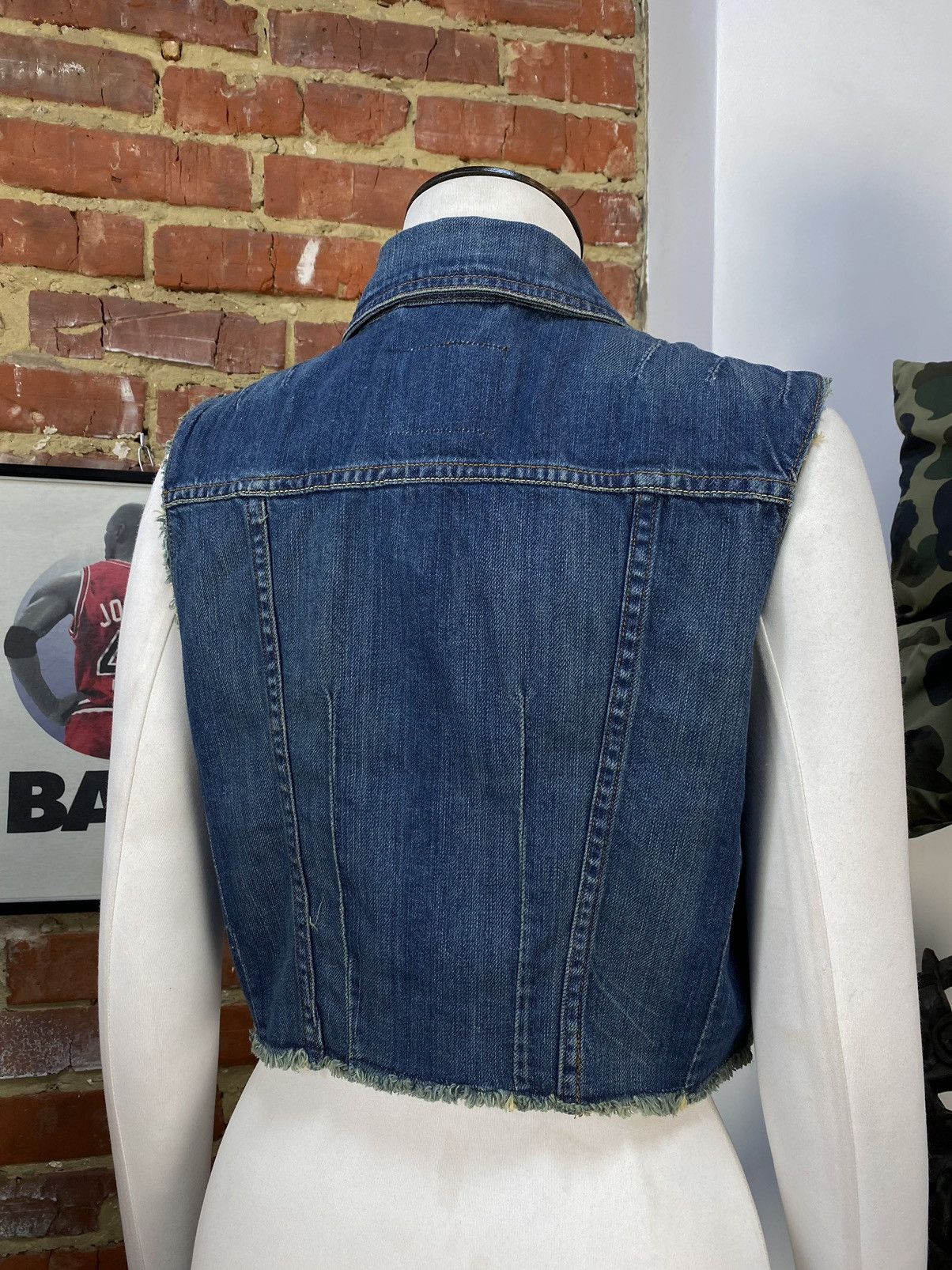 Levi's NWT Women's Levi's Distressed Jeans Vest Size M / US 6-8 / IT 42-44 - 12 Thumbnail