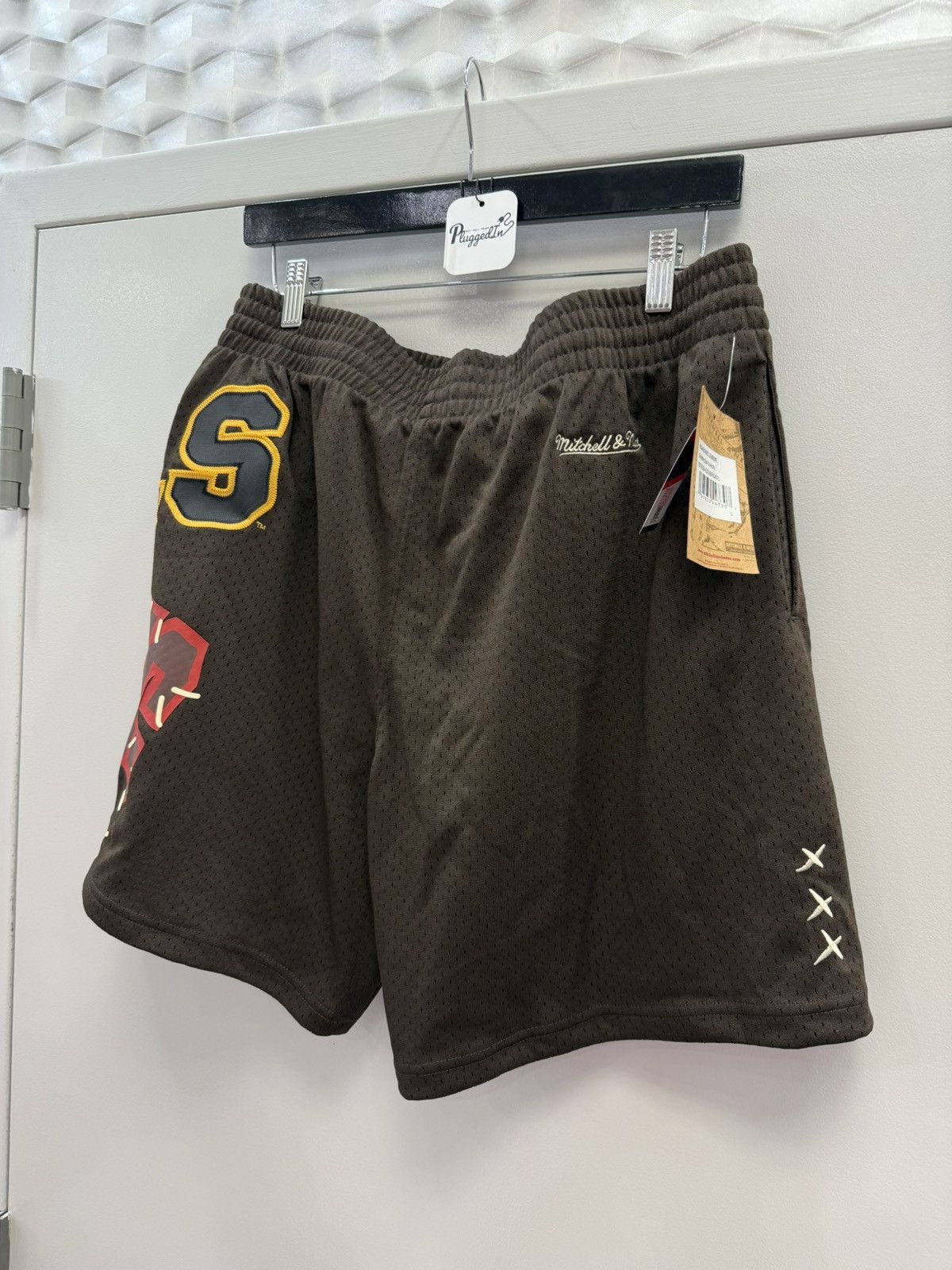 Mitchell & Ness × Travis Scott Travis Mitchell Ness Shorts Size US 34 / EU 50 - 6 Thumbnail