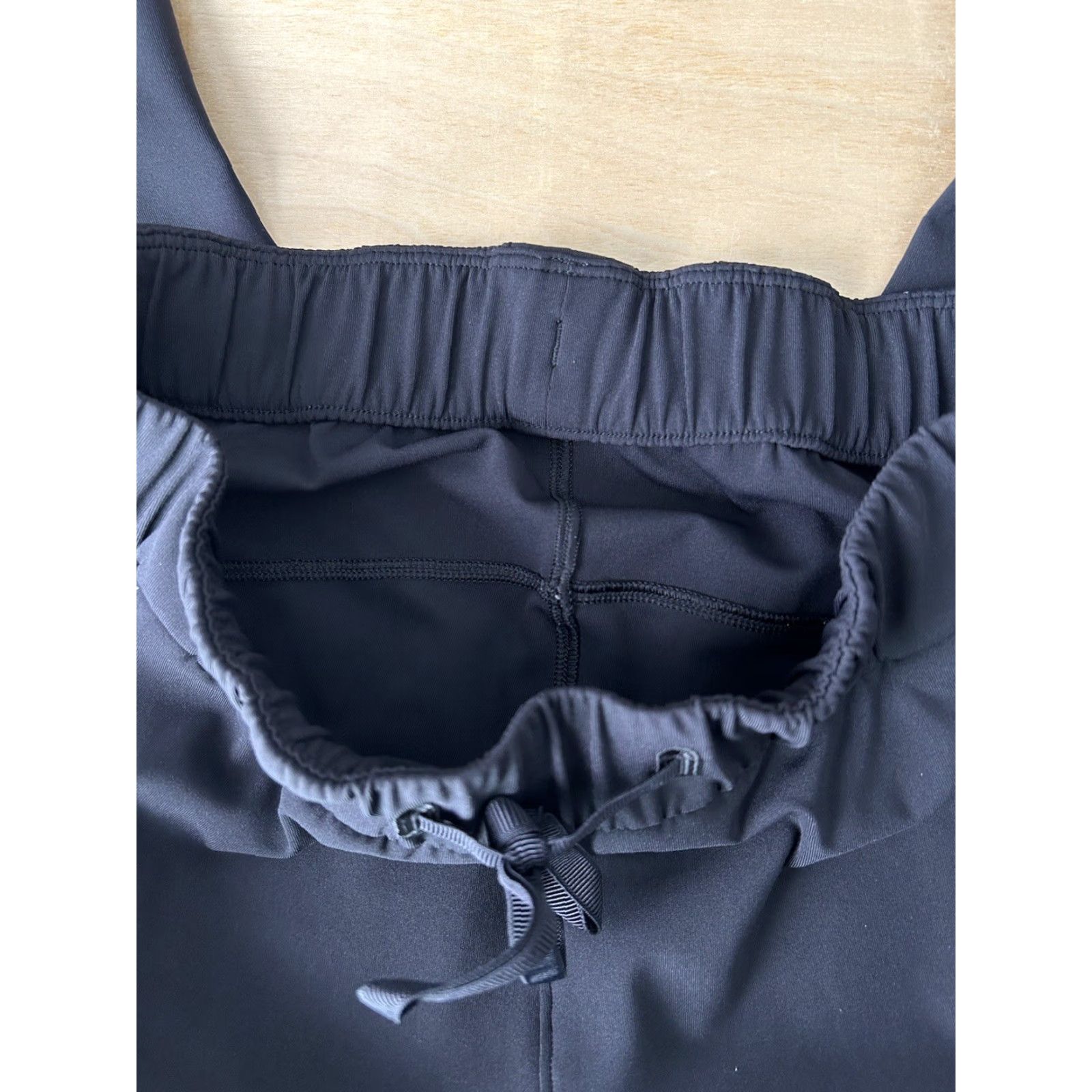 Lululemon Lululemon On The Fly Black Pant Drawstring Women’s 2 Size 26" / US 2 / IT 38 - 4 Thumbnail
