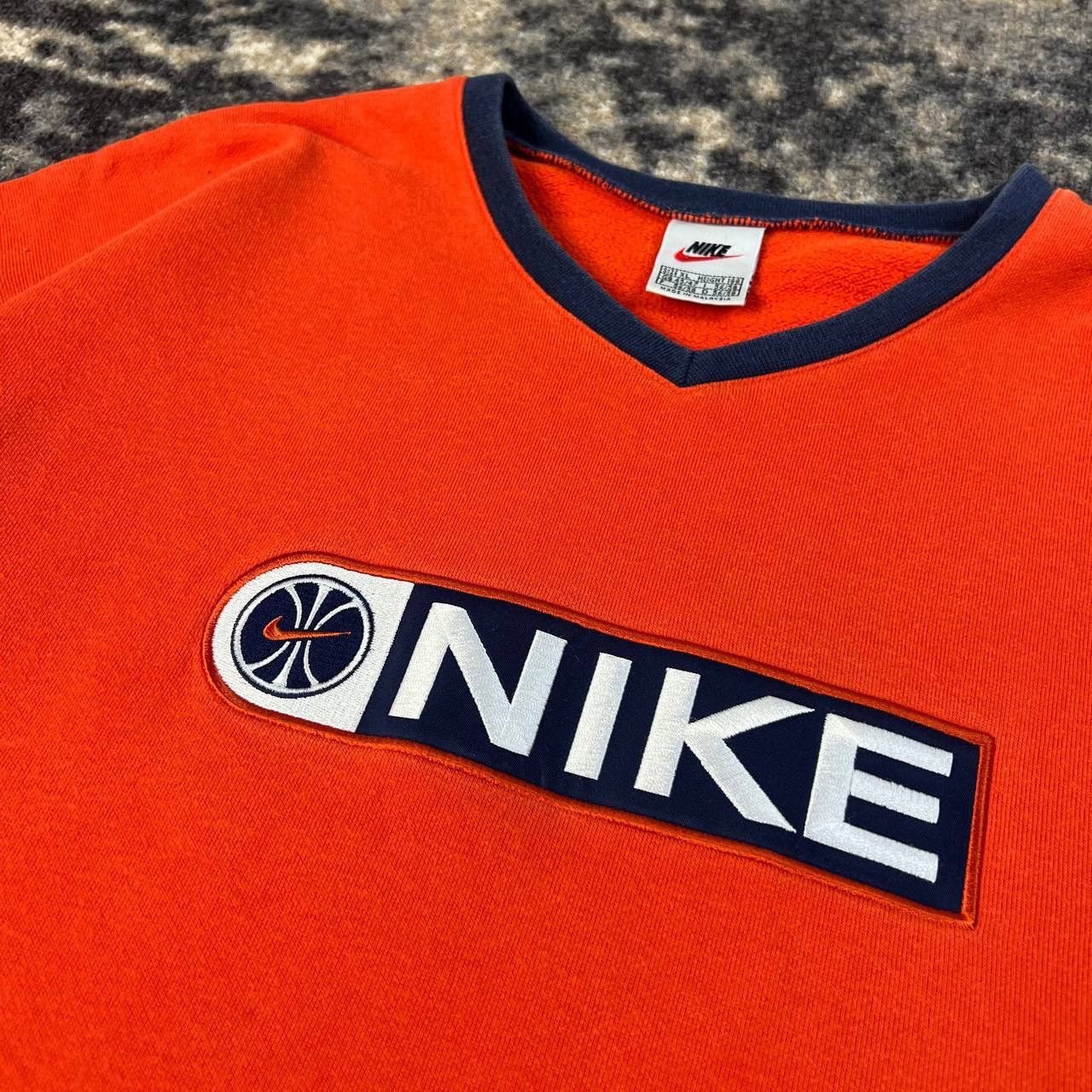Nike Nike Vintage Y2K Big Embroidered Logo Sweatshirt Size US XL / EU 56 / 4 - 4 Thumbnail