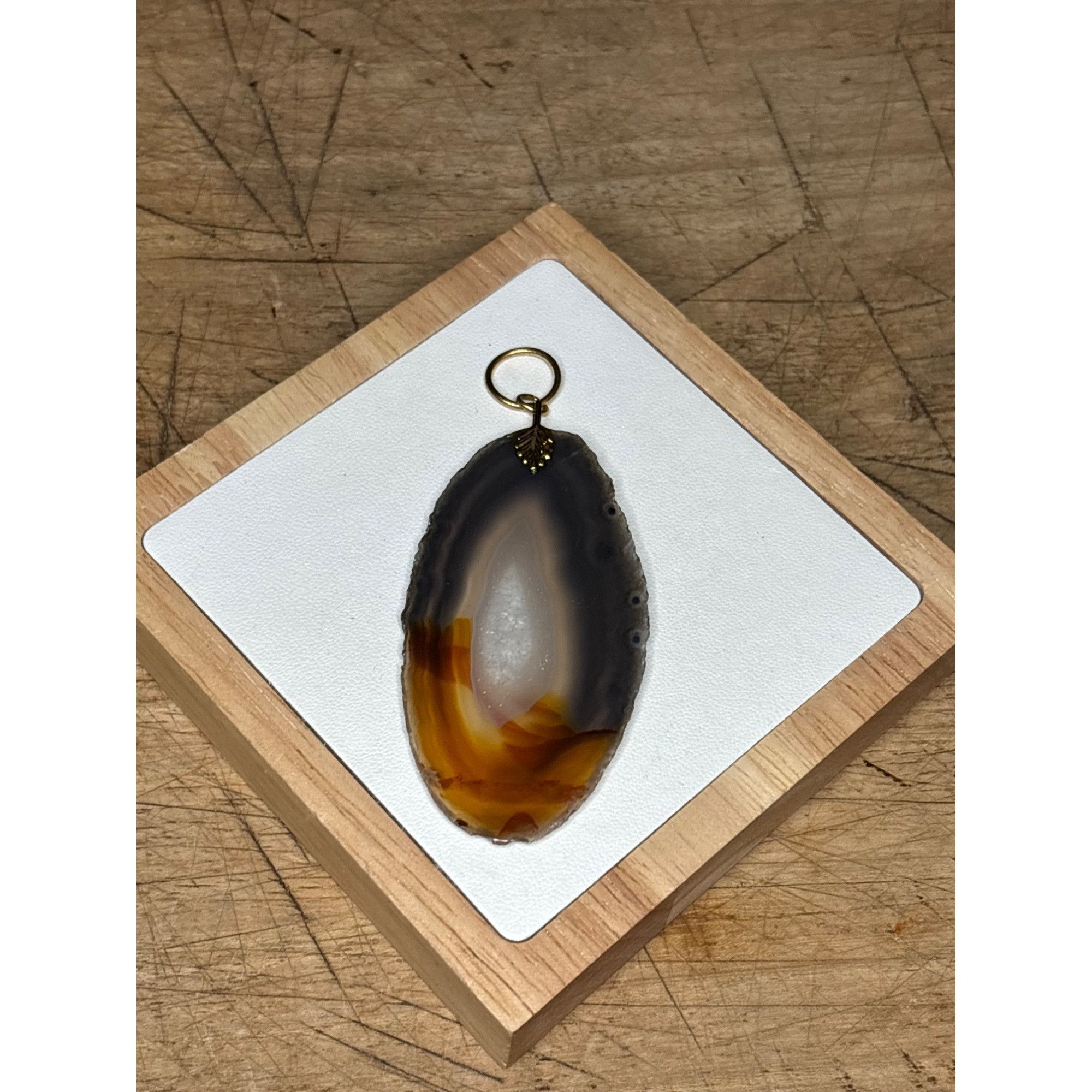 Other Natural Agate Slice Pendant With Gold Leaf Charm Size ONE SIZE - 7 Thumbnail