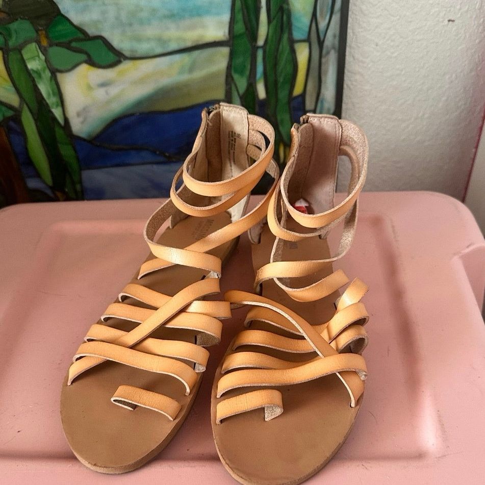 Other mossimo supply co beige strappy flats sandals open toed heel Size US 9.5 / IT 39.5 - 2 Thumbnail