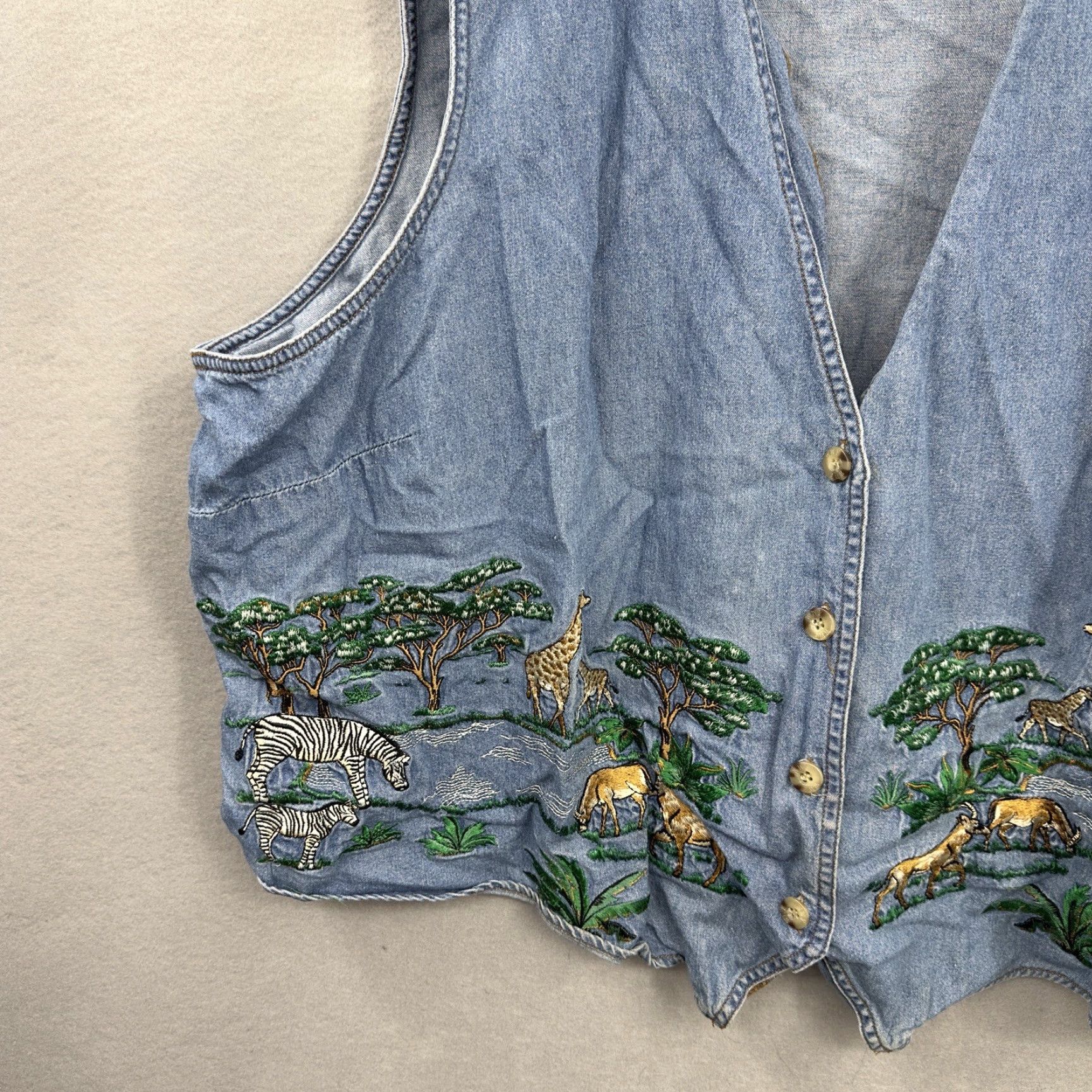Vintage VINTAGE WWF Vest Women Plus 26/28 Embroidered Safari Chambray 90s Core READ Shirt Ladies 90s WWF Vest Size 4XL / US 24-26 - 2 Thumbnail