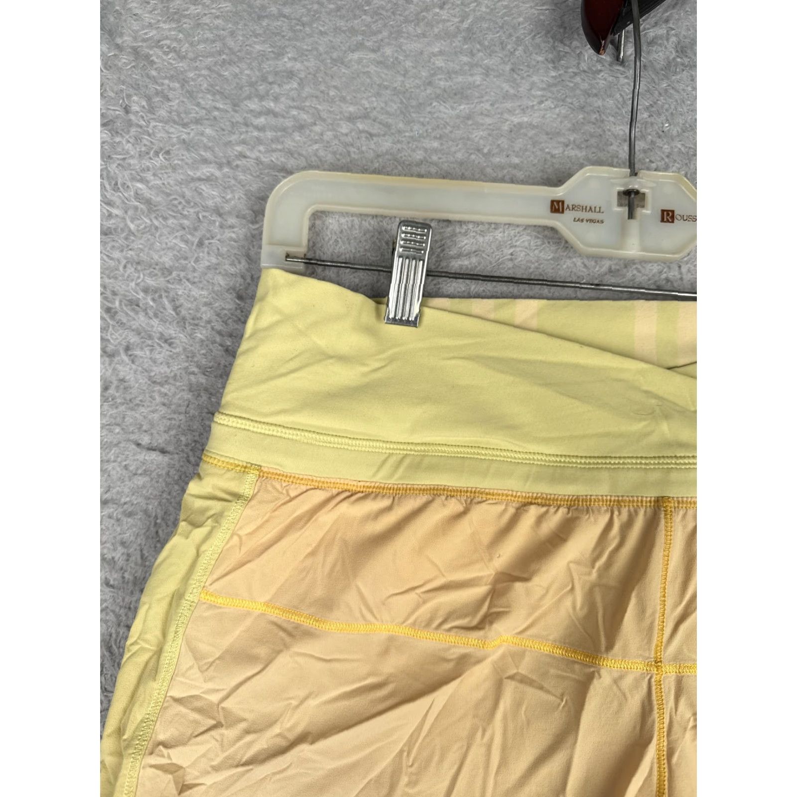 Lululemon Lululemon Shorts Womens 6 Yellow Striped Waist Running 3 Inseam Lined Athletic Size 28" / US 6 / IT 42 - 4 Thumbnail