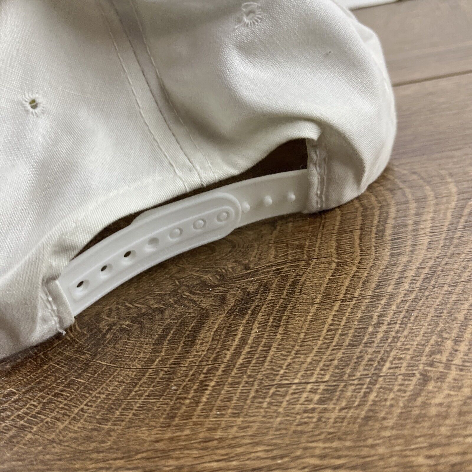 The Unbranded Brand Meisner Electric Hat Meisner White Hat Adjustable Snapback A Size ONE SIZE - 10 Thumbnail