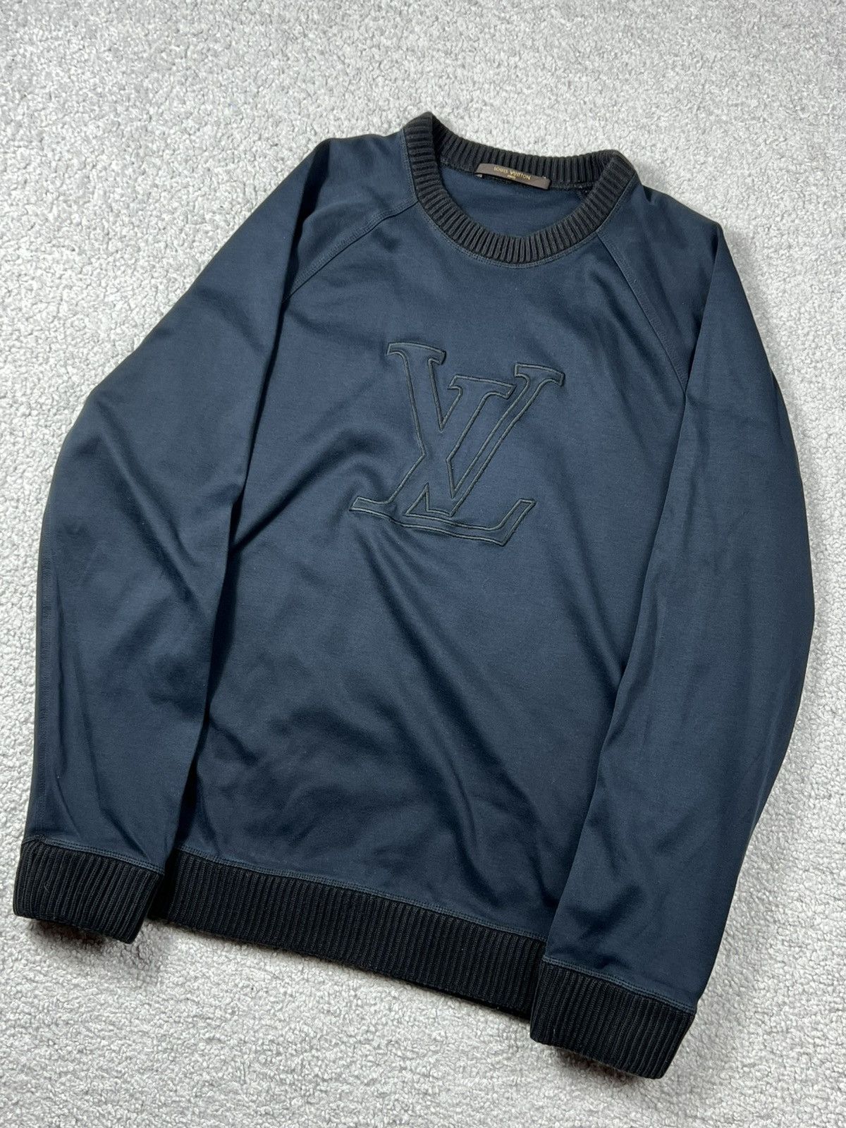Louis Vuitton Louis Vuitton LV Embroidered Logo Blue Swetshirt Size L Size US L / EU 52-54 / 3 - 3 Thumbnail