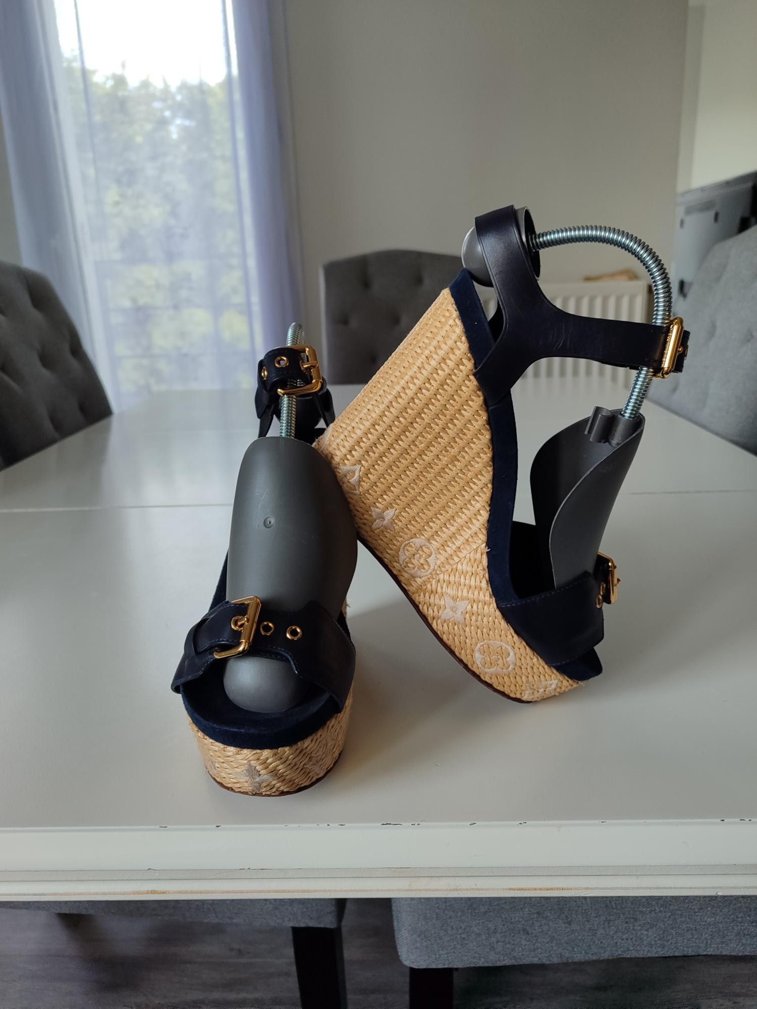 Louis Vuitton SANDALES COMPENSEES LOUIS VUITTON WEDGE Size US 7 / IT 37 - 5 Thumbnail