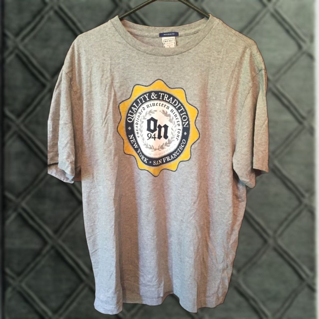 Old Navy Old Navy T-Shirt Size L Men Gray Blue Short Sleeve Graphic Tee B259 Size US L / EU 52-54 / 3 - 1 Thumbnail