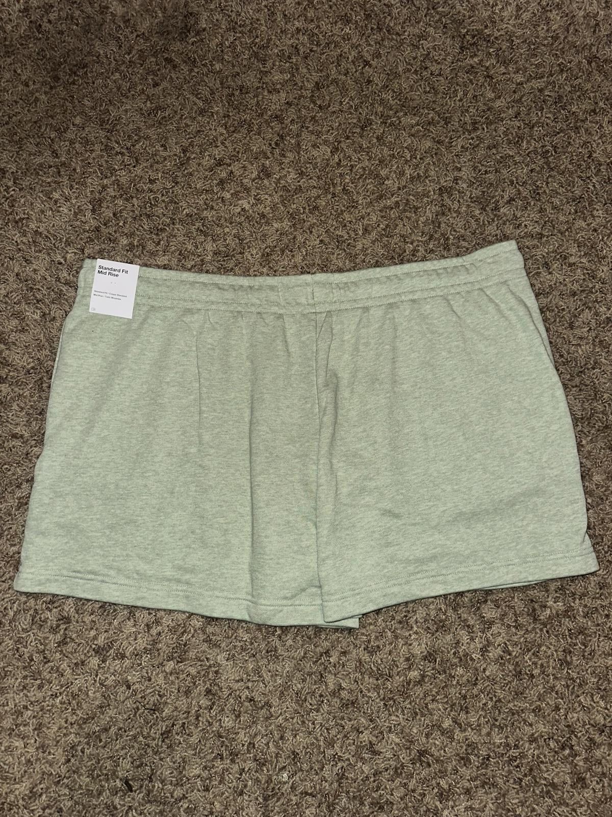 Nike Nike Women’s Sportswear Club Fleece Seafoam French Terry Short Size 42" / US 20 - 7 Thumbnail
