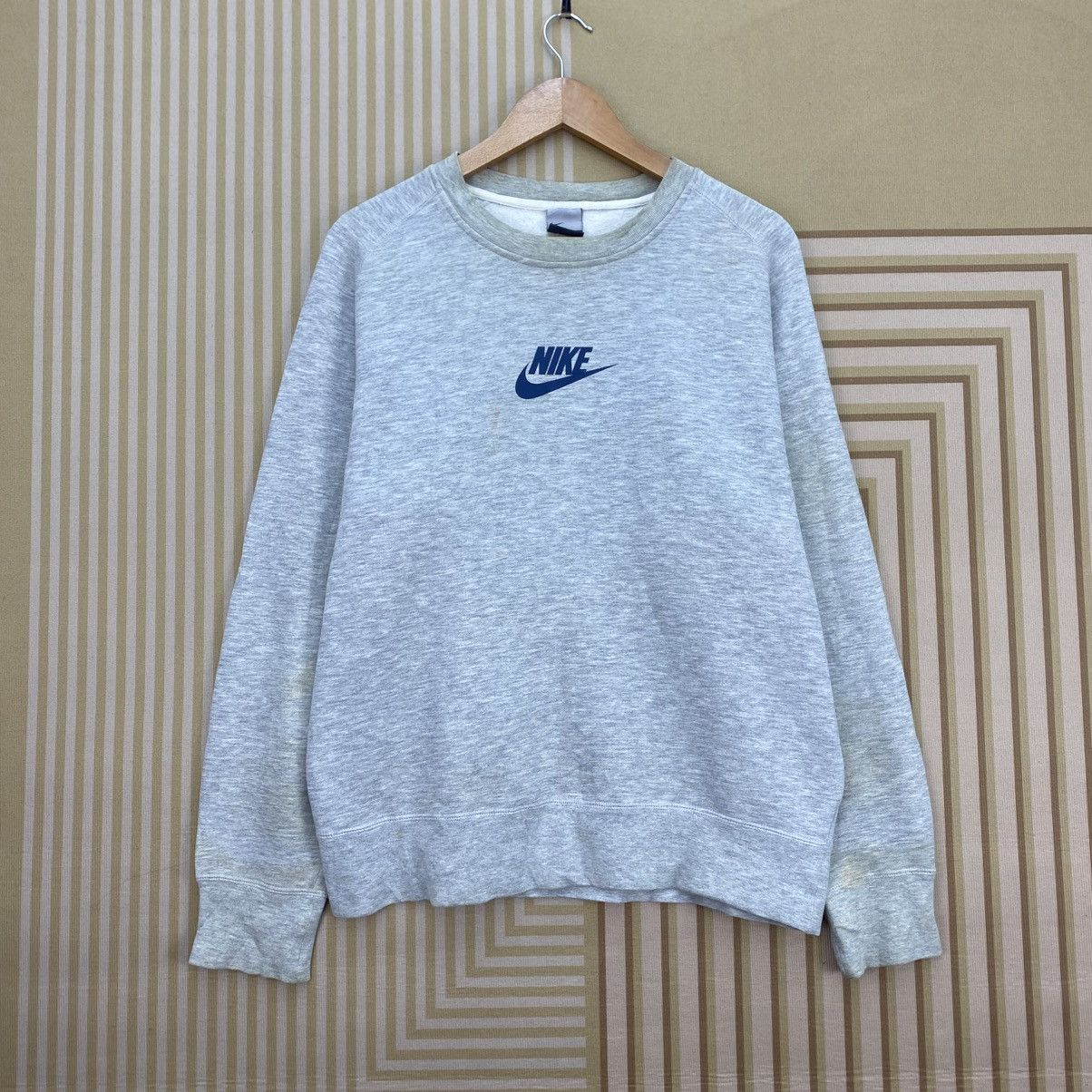Nike 🫶Nike sweatshirt Central swoosh logo Pullover Crewneck Size US M / EU 48-50 / 2 - 1 Thumbnail