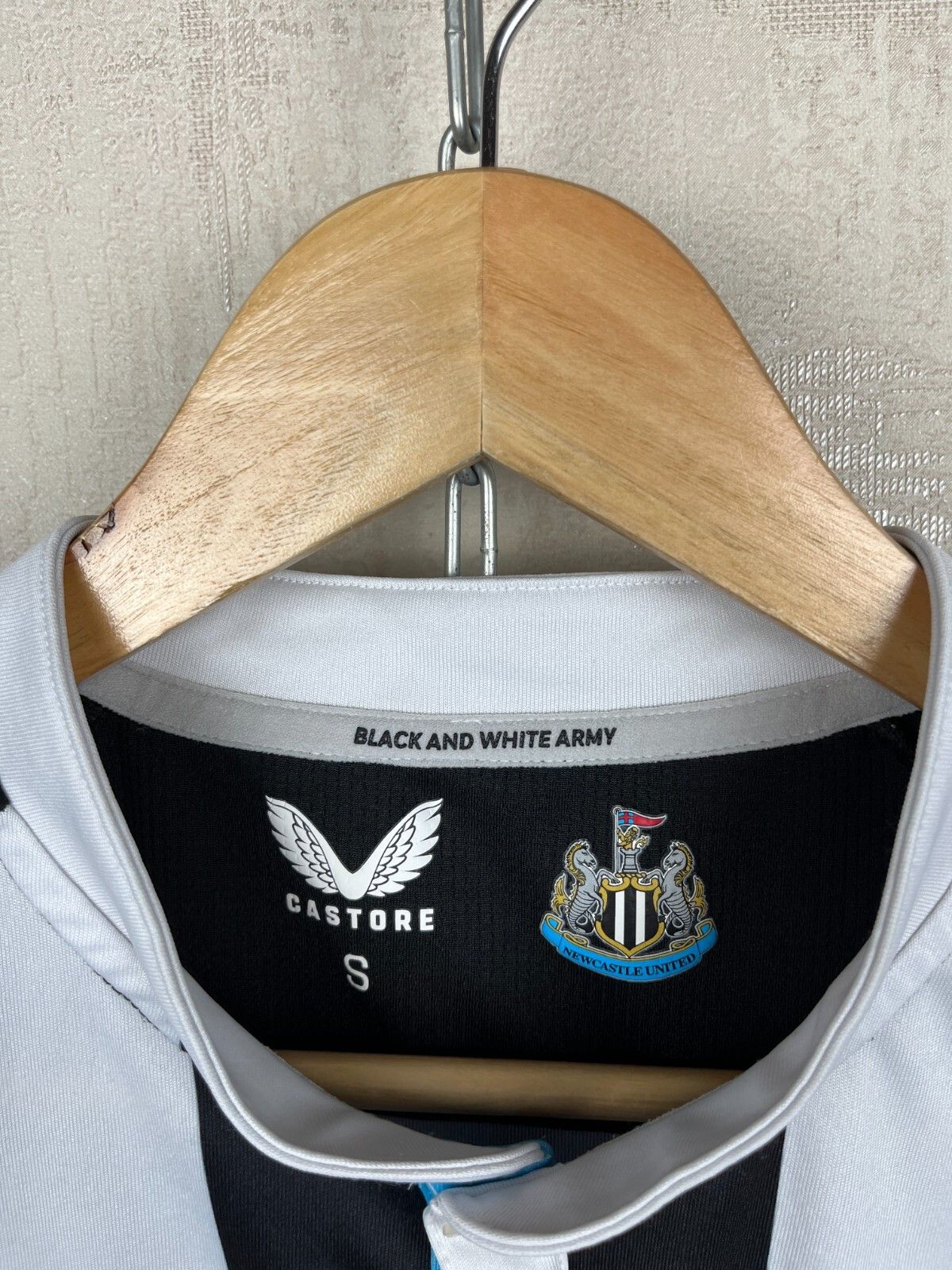 Castore Newcastle United 2021 2022 Home Football Shirt Soccer Jersey Size US S / EU 44-46 / 1 - 13 Thumbnail