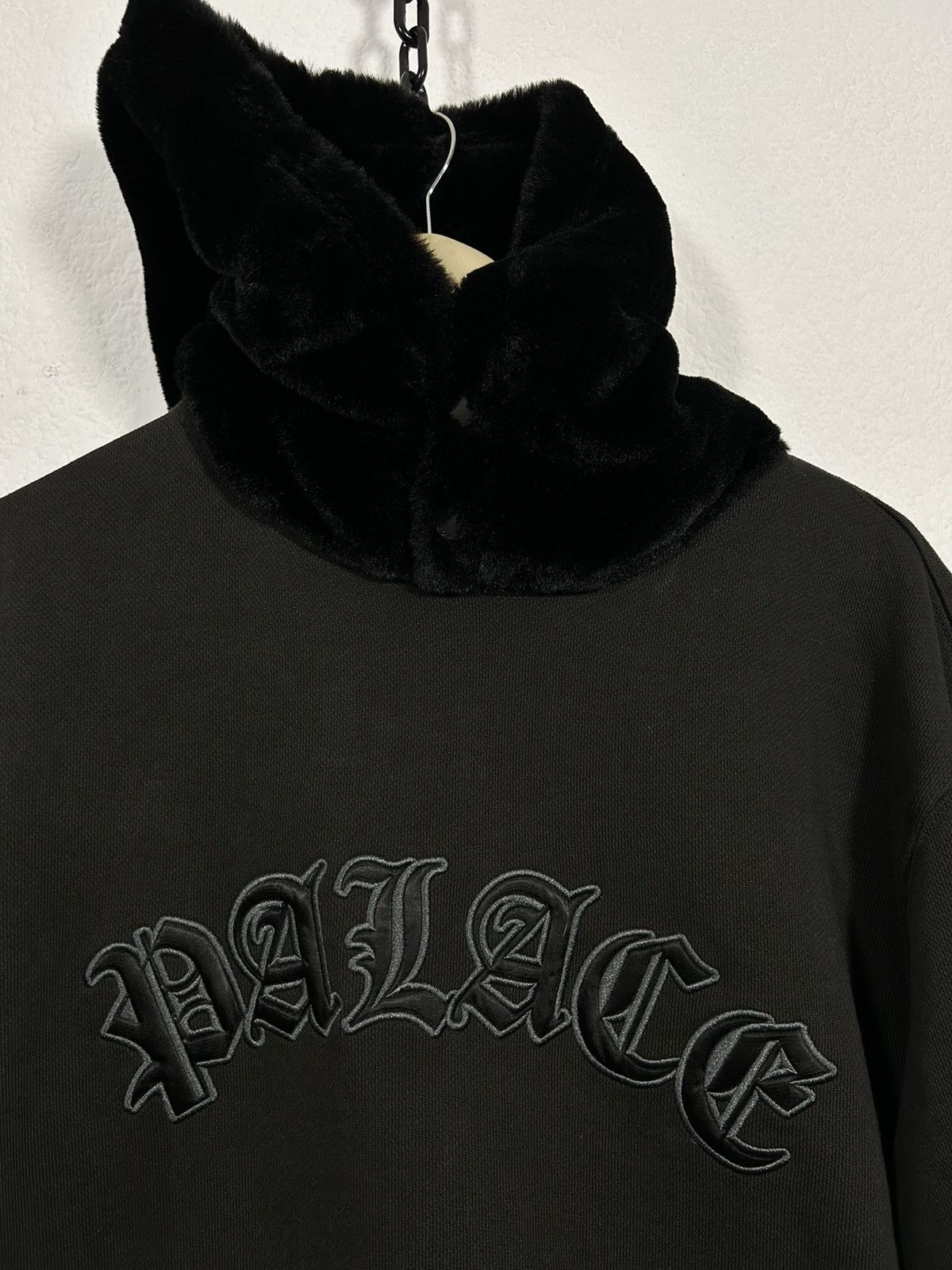 Palace × Streetwear PALACE FAUX FUR HOOD BLACK | Grailed