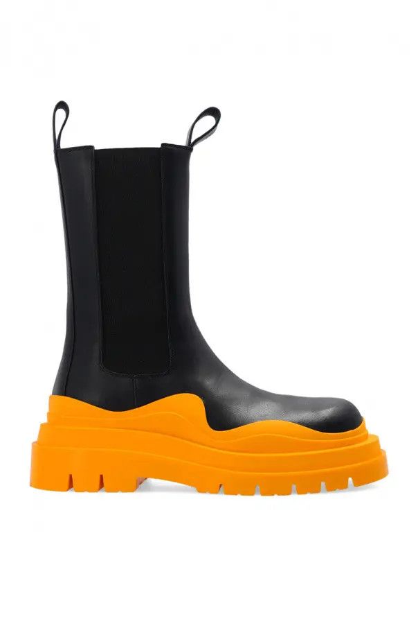 o1n1vont1224 Tire Chelsea Boots in Black/Orange