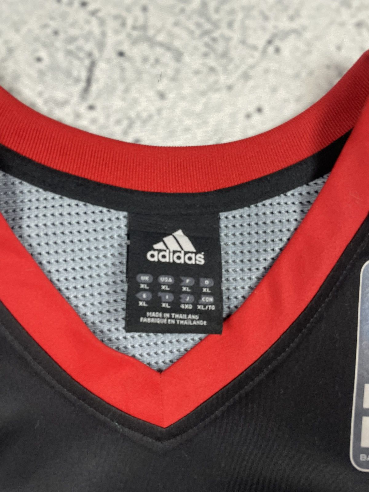 Adidas Adidas XL – Bayern Munich #11 Roberts NBA Jersey Size US XL / EU 56 / 4 - 3 Thumbnail
