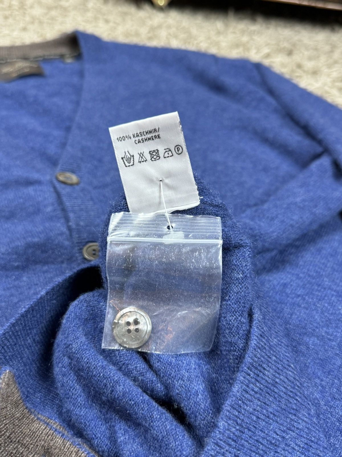 Autumn Cashmere × Extreme Cashmere 100% cashmere sweater original casual old money item Size US XL / EU 56 / 4 - 4 Thumbnail