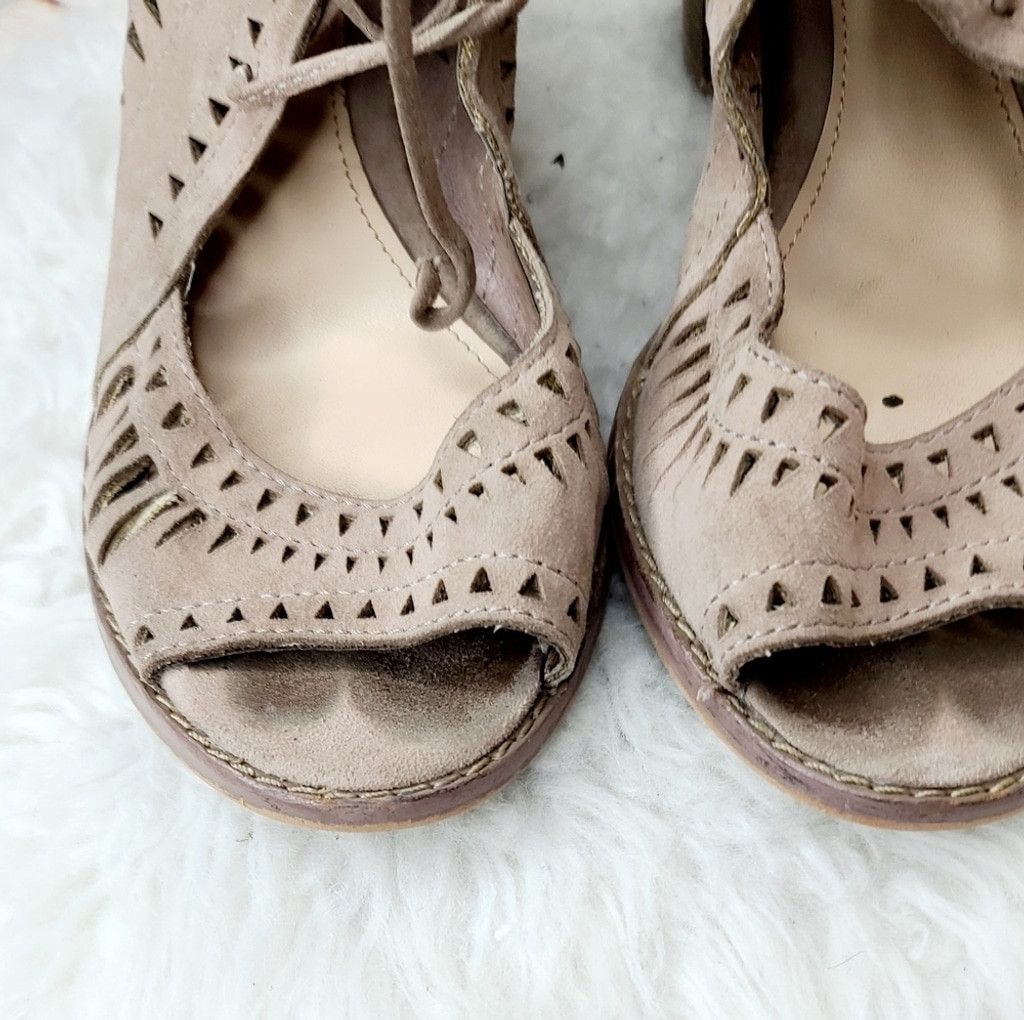Vince Camuto Vince Camuto leather eyelet lace up peep toe heels booties 7 Size US 7 / IT 37 - 3 Thumbnail