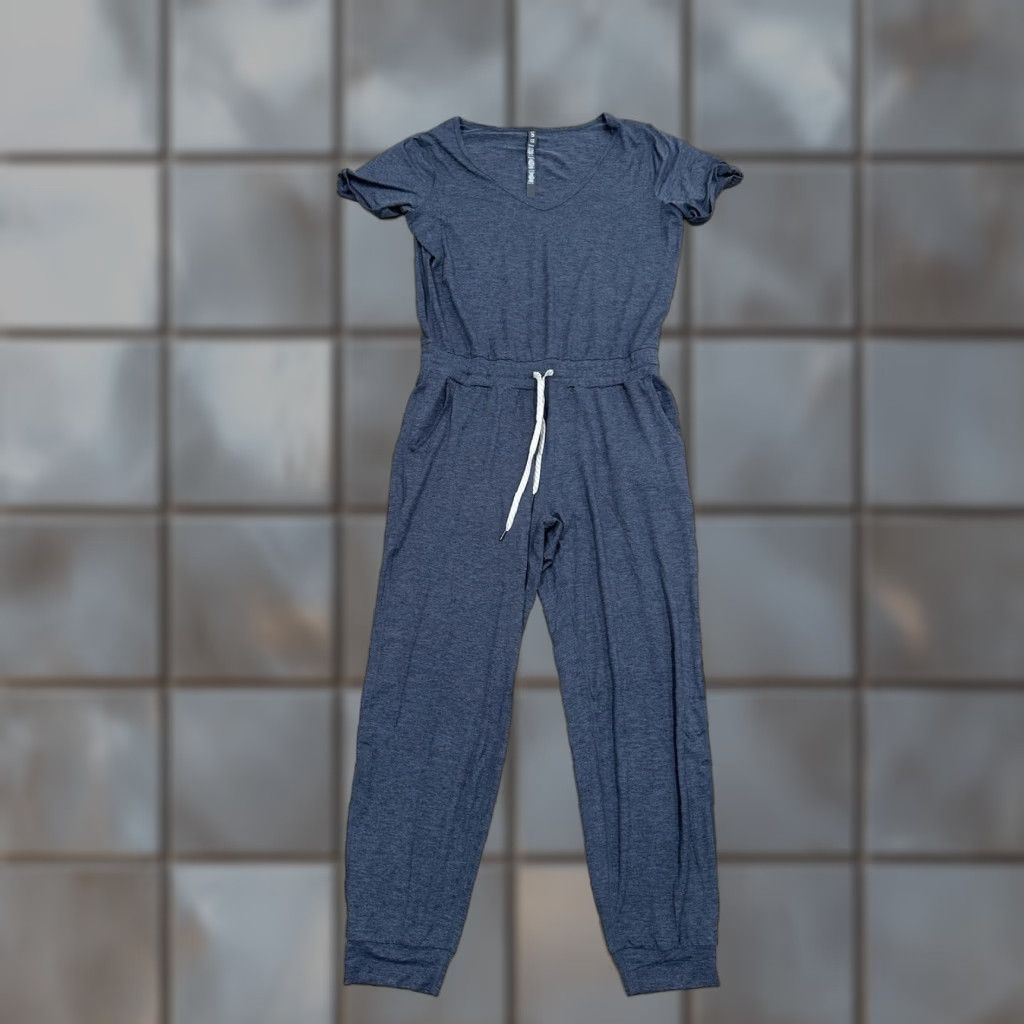 Vuori Jumpsuit One-Piece in Blue Heather Stretch Polyester Spandex Large L Adults Womens Athleisure Pockets Logo V-Neck Short Sleeve Tapered Leg