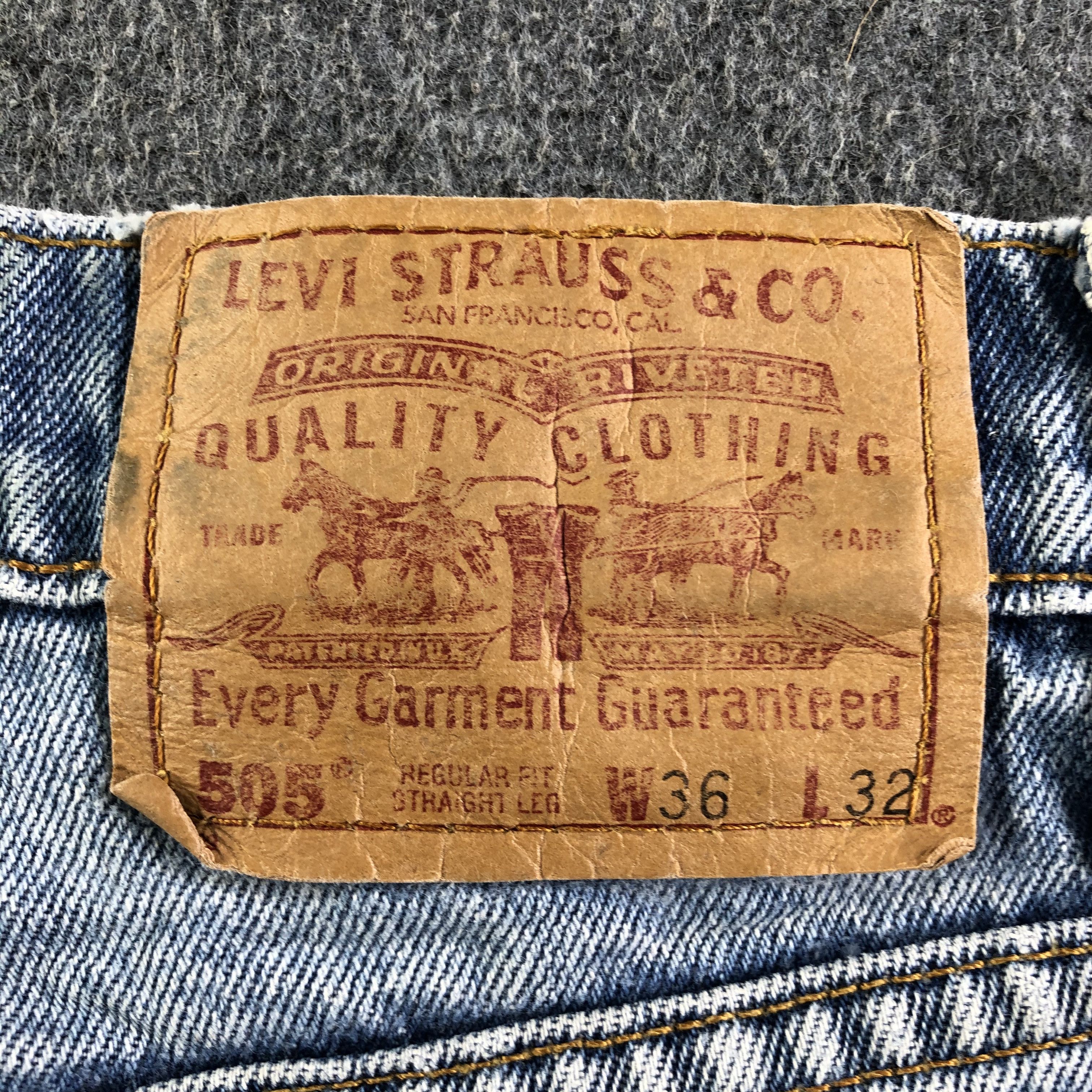 Levi's Vintage Light Wash Levis 505 Jeans-J4124 Size US 35 - 5 Thumbnail