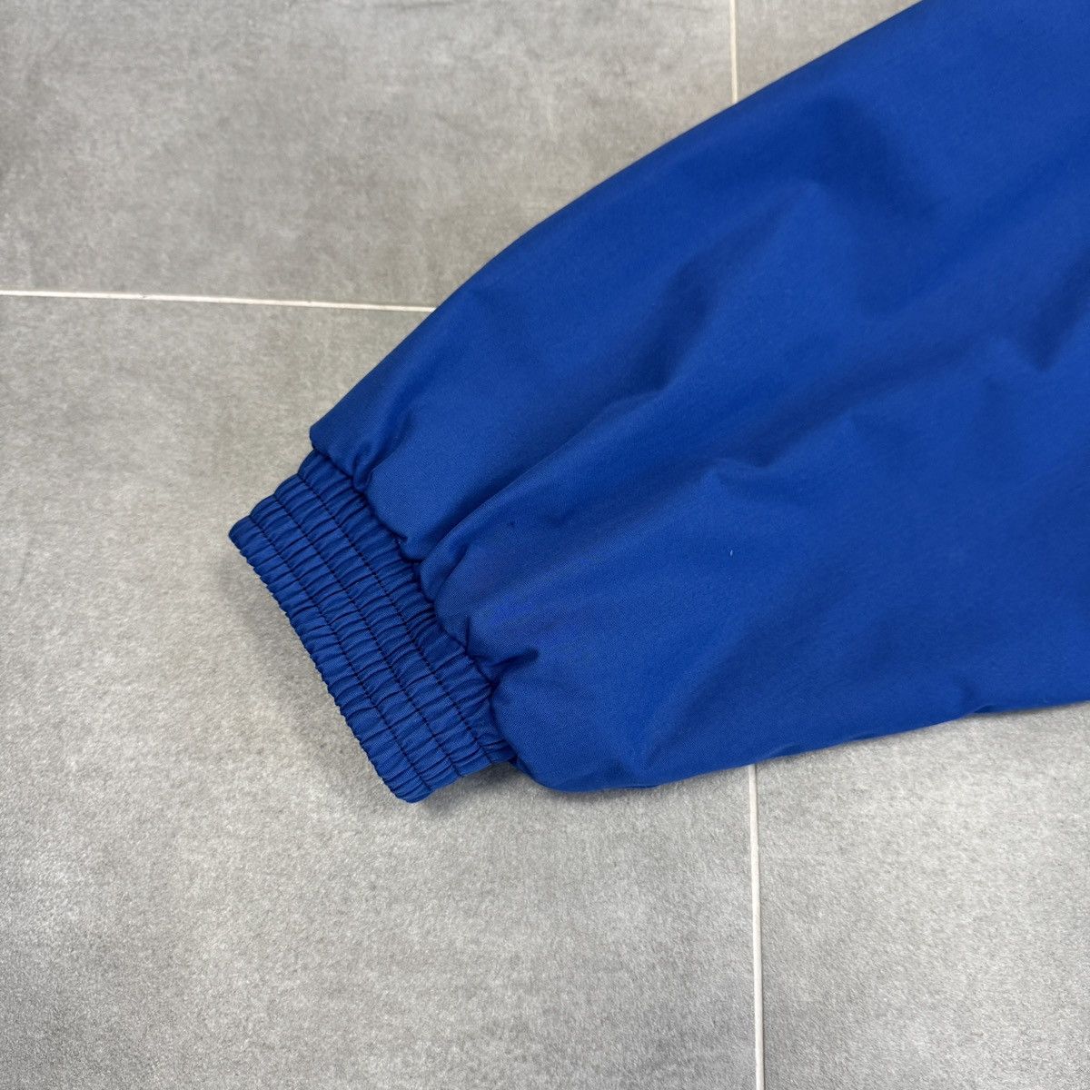 Nike Vintage Nike Embroidered Logo Bomber Jacket Blue Men Size L Size US L / EU 52-54 / 3 - 5 Thumbnail