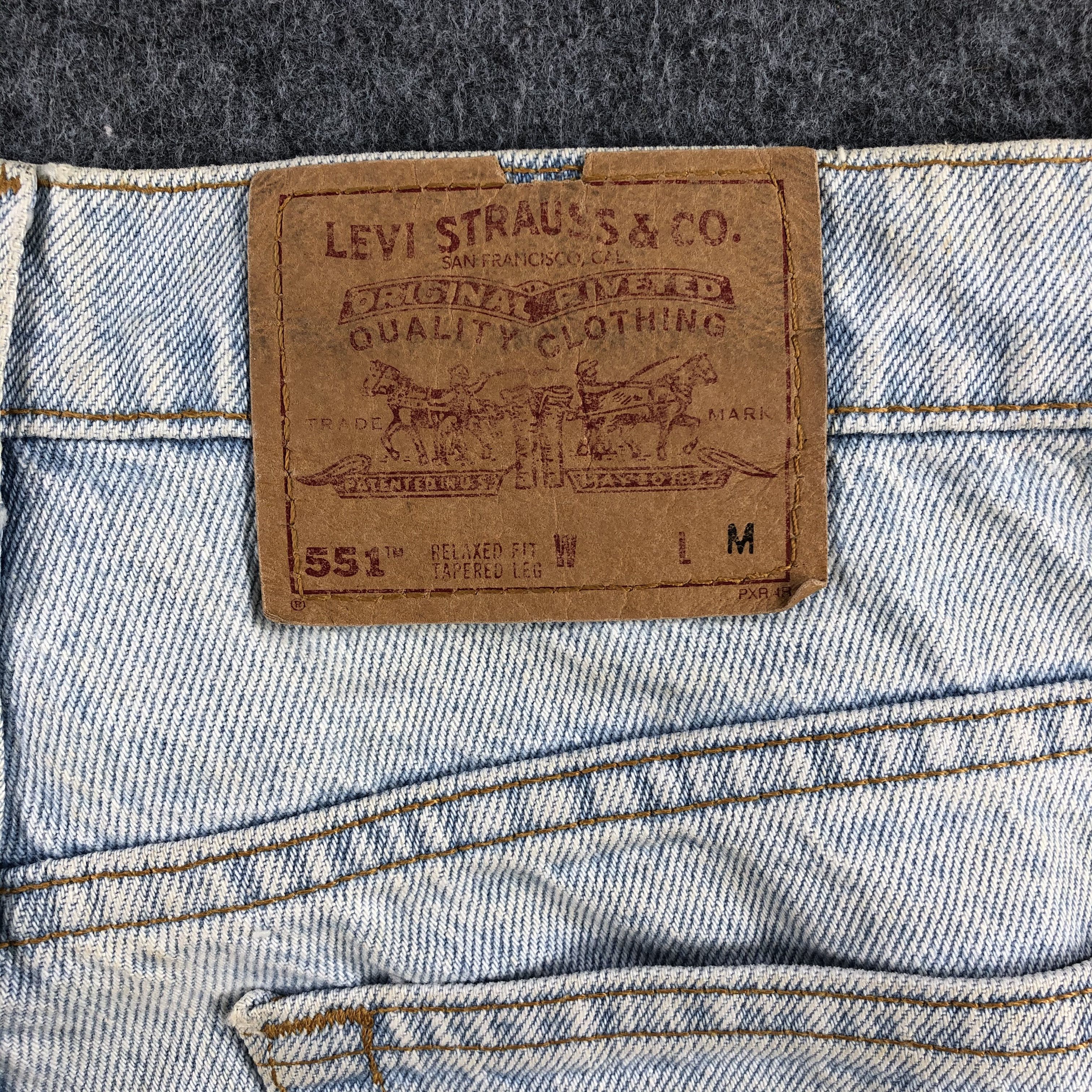 Levi's Vintage 90s Light Wash Levis 551 Jeans-J1581 Size US 33 - 5 Thumbnail
