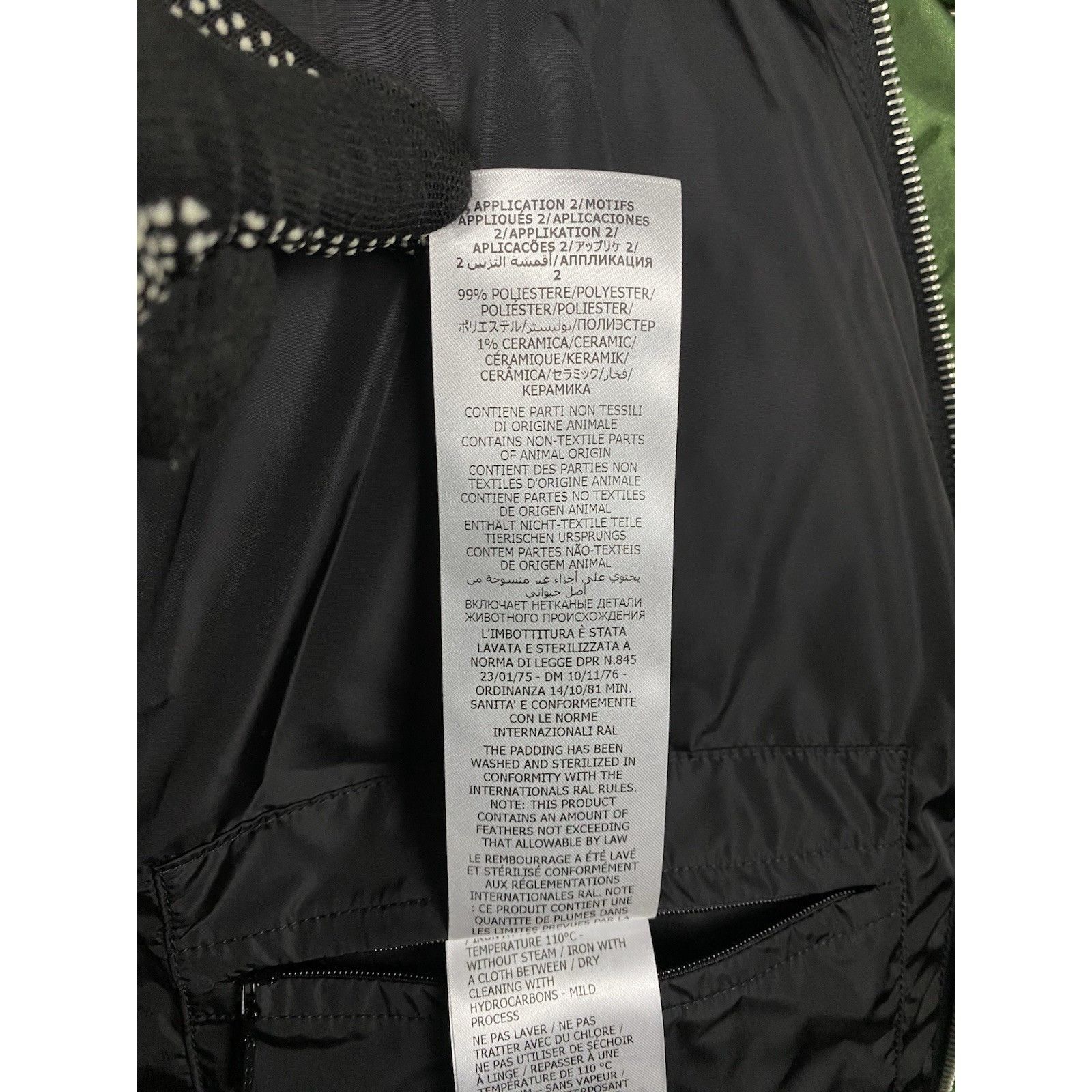 Gucci GUCCI Nylon Silk Satin Padded Men's Down Vest Size 52 698713 Size US L / EU 52-54 / 3 - 14 Thumbnail