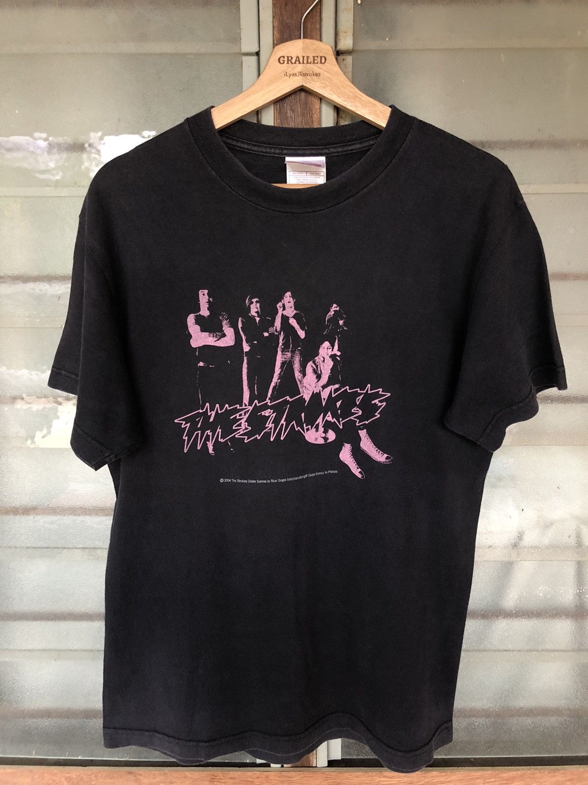 Band Tees Vintage 2004 The Strokes Line Up Rock Band Shirt Tee Size US M / EU 48-50 / 2 - 2 Thumbnail