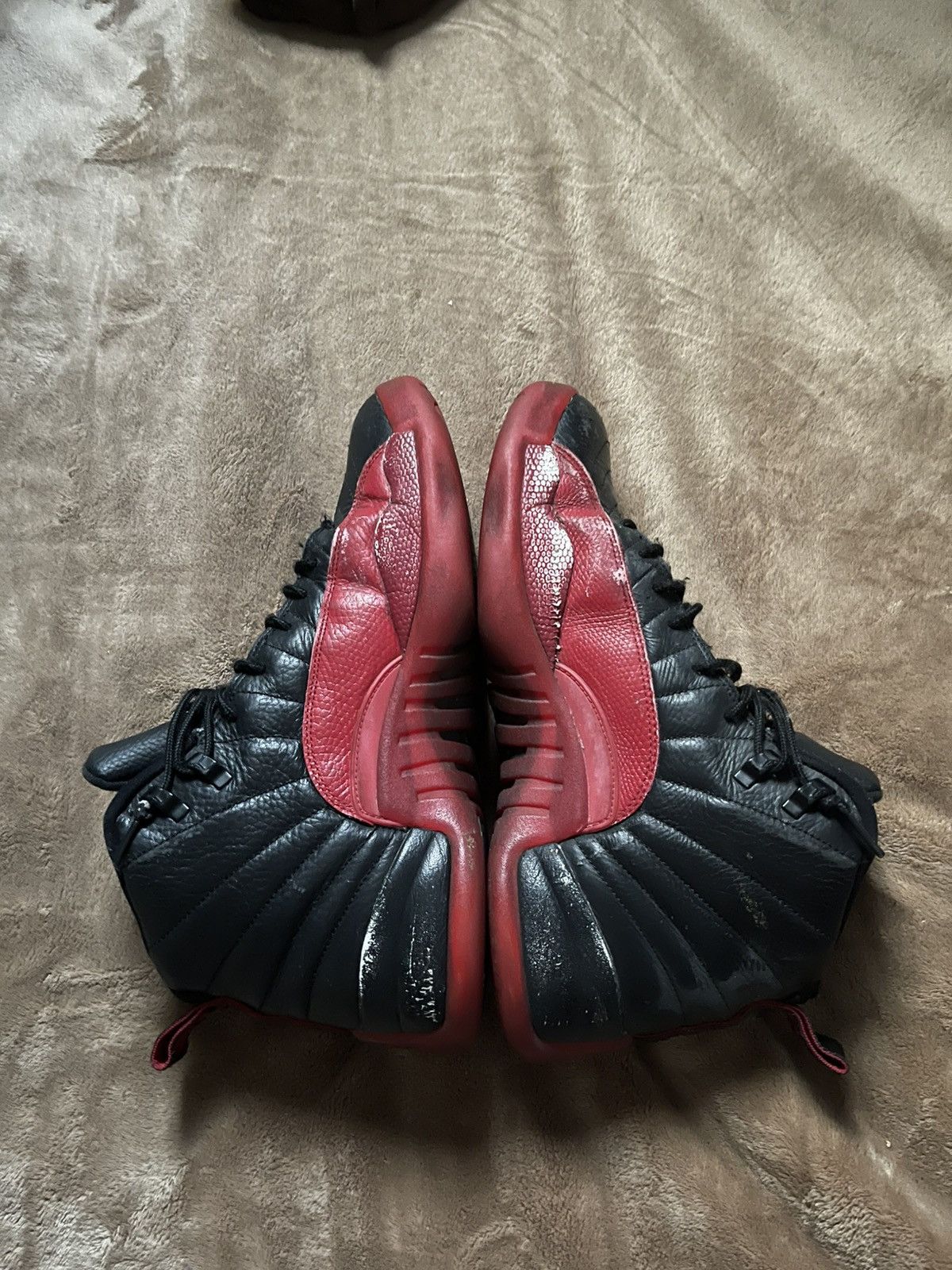 Jordan Brand Jordan 12 Flu Game (2009) Size US 12 / EU 45 - 2 Thumbnail