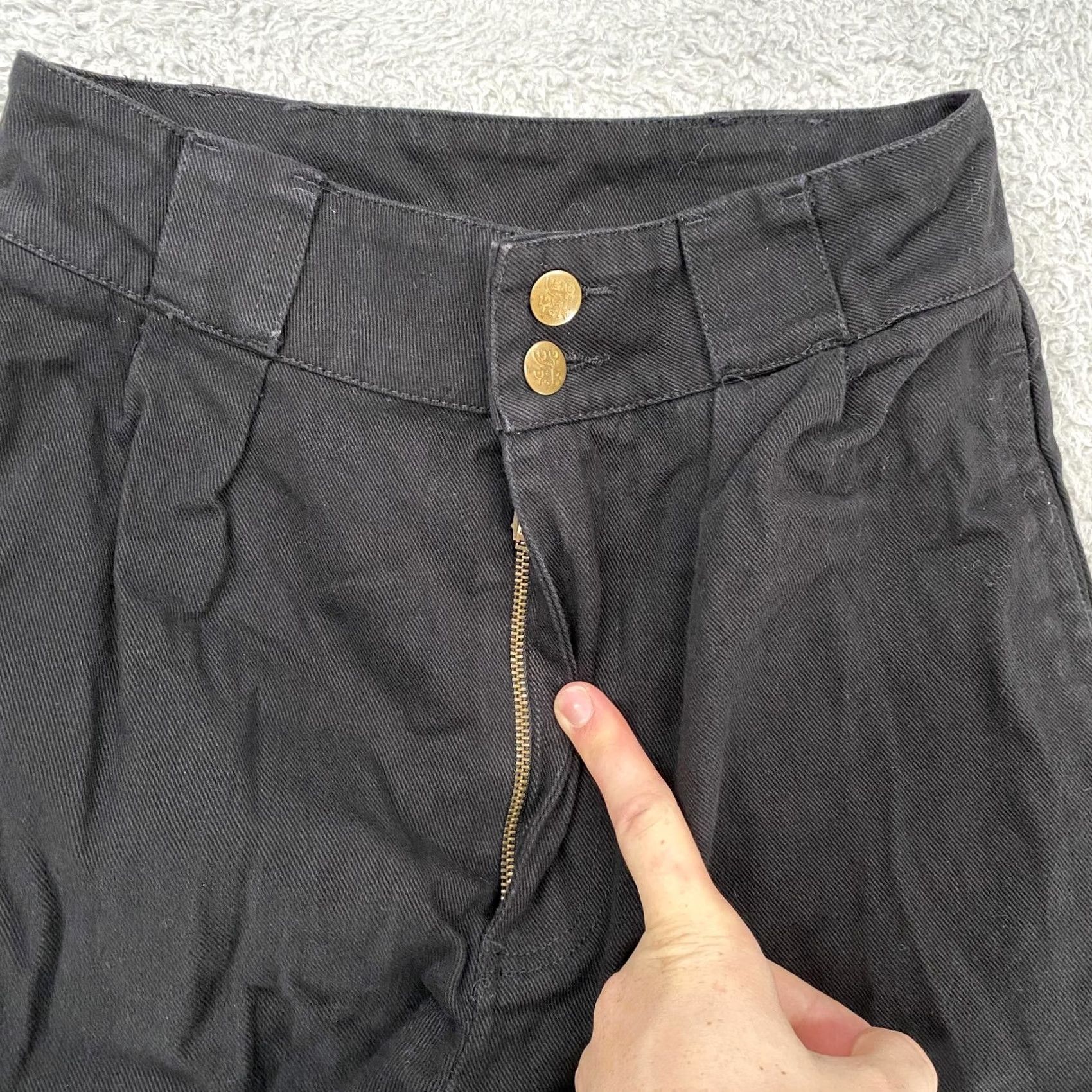 Vintage Lucy & Yak Pants Womens W28 L30 Black High Waist Organic Cotton Chino Pleated Size 28" / US 6 / IT 42 - 7 Thumbnail
