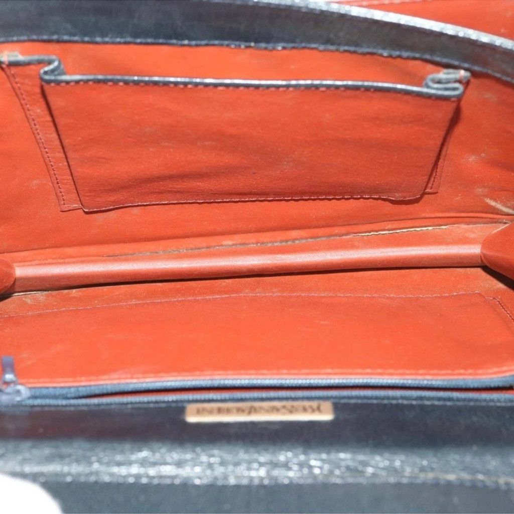 Yves Saint Laurent Yves Saint Laurent Dark Navy Leather Shoulder Bag Size ONE SIZE - 9 Thumbnail