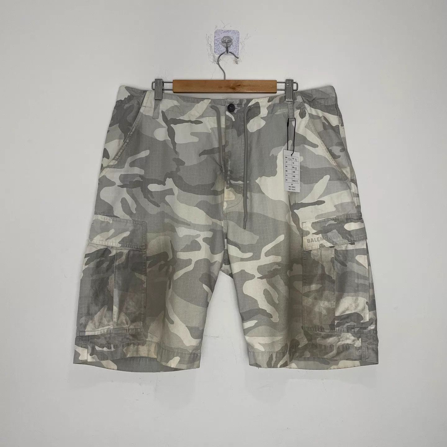 Balenciaga Balenciaga 24ss Camo White Cargo Drawstring Shorts XS Size US 27 - 1 Thumbnail