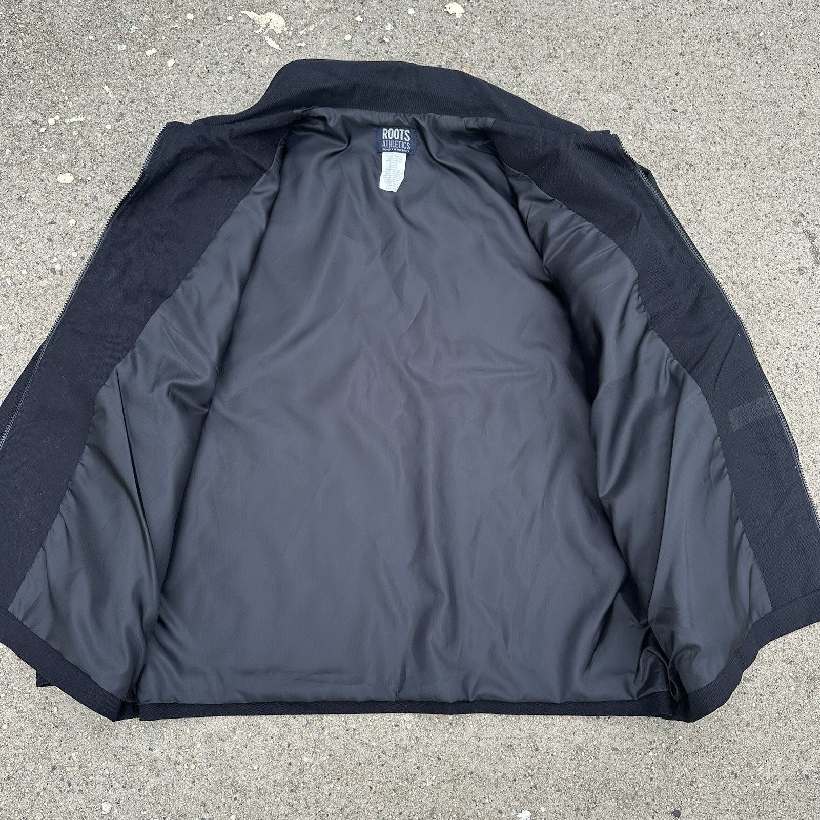 Vintage Vintage 2006 Roots Athletics Lucky Louie Cast & Crew Jacket Size US XXL / EU 58 / 5 - 3 Thumbnail