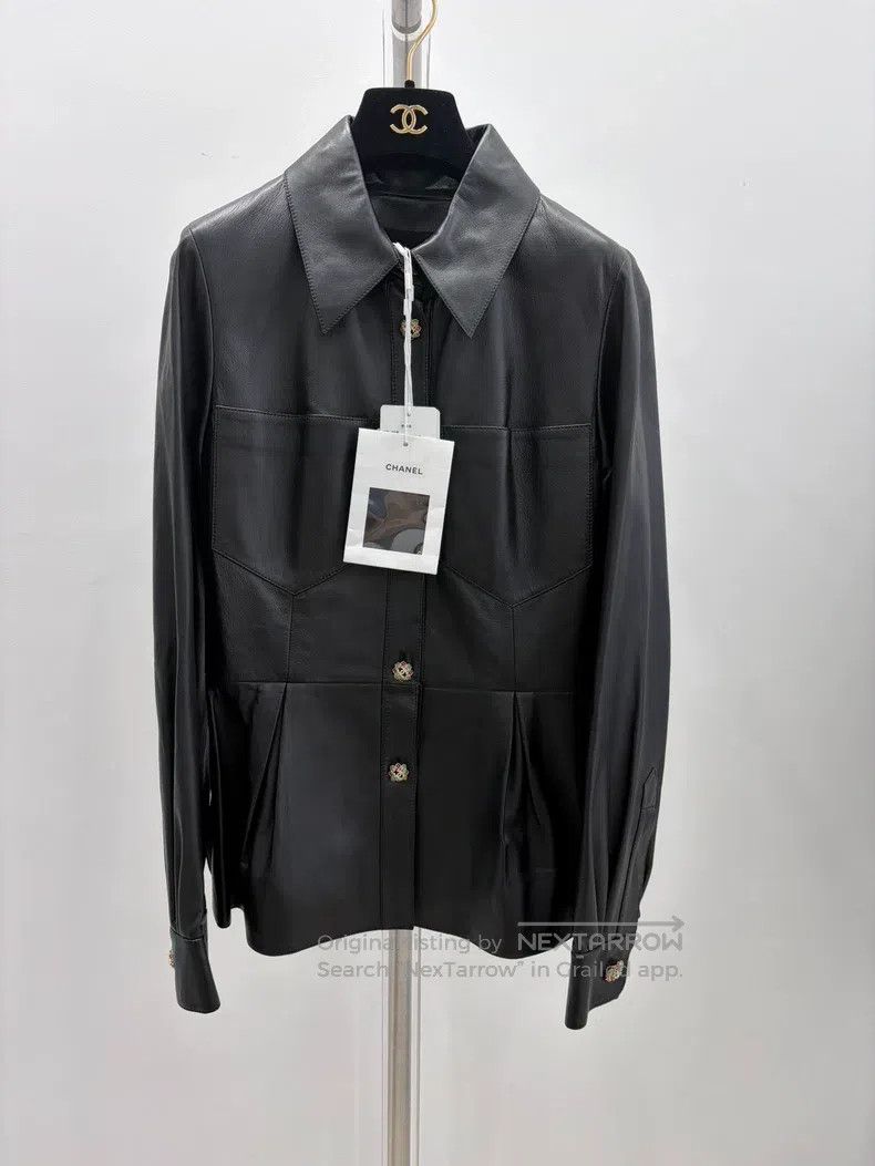 Chanel Chanel Glazed button black skirt leather jacket Size XS / US 0-2 / IT 36-38 - 1 Thumbnail