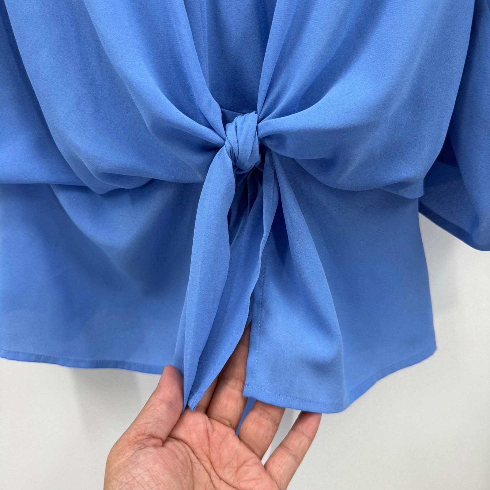Express NWT Express Mock Wrap with Front Tie Long Keyhole Neckline Size M / US 6-8 / IT 42-44 - 6 Thumbnail
