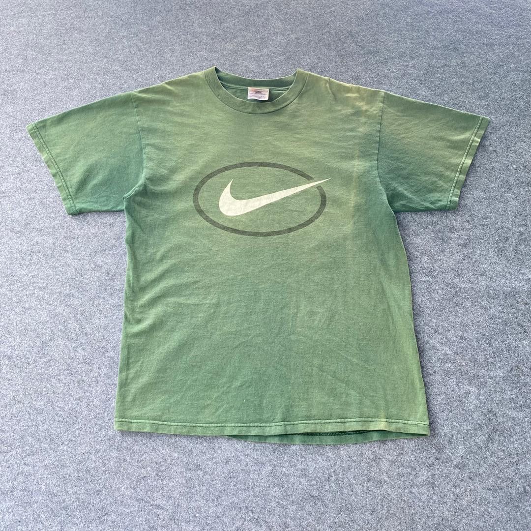Nike Vintage 90s Nike Swoosh Logo Tshirt Size US L / EU 52-54 / 3 - 1 Thumbnail