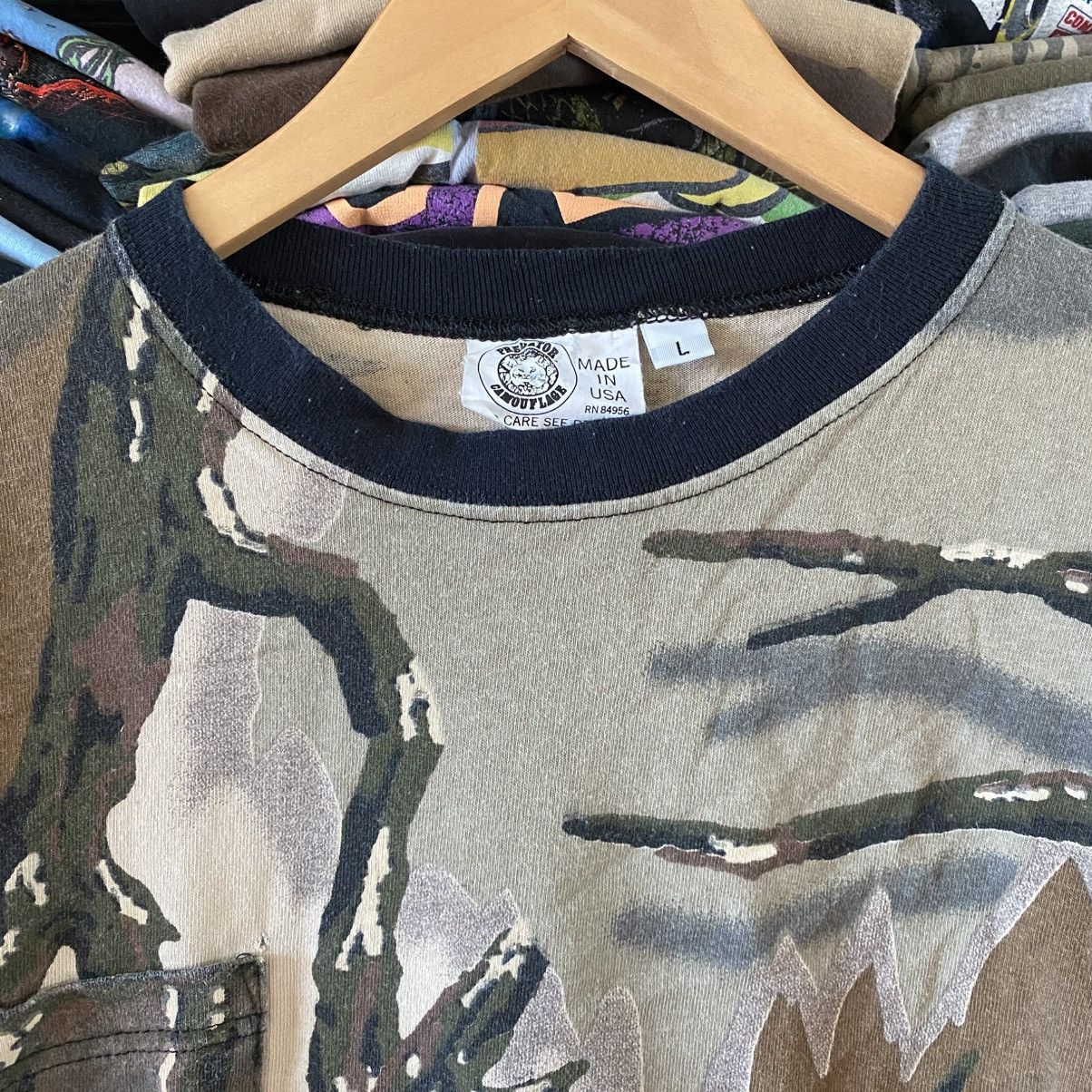 Vintage Vintage Predator Camouflage Longsleeve Pocket T-Shirt 1980s Size US L / EU 52-54 / 3 - 2 Thumbnail