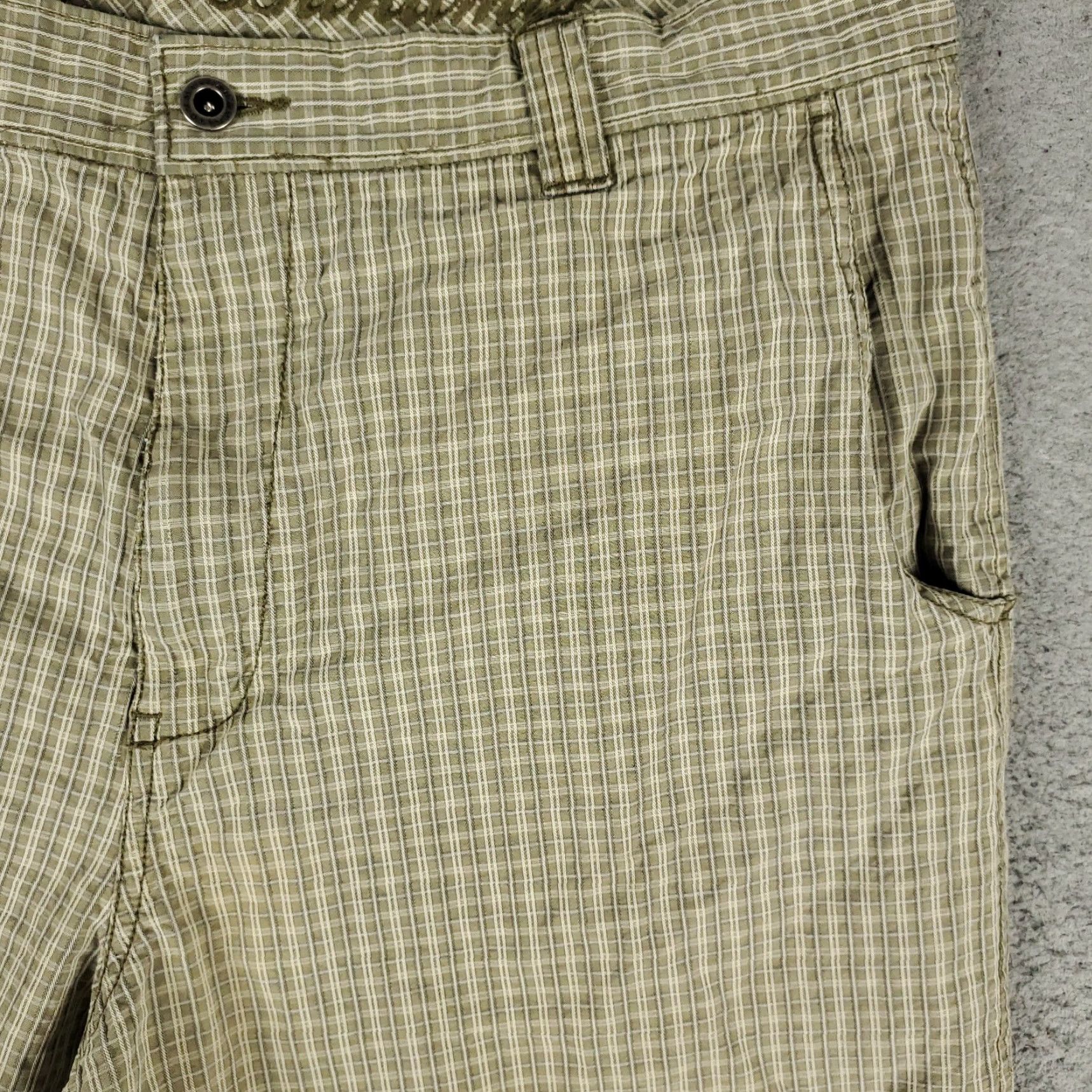 Tommy Bahama VINTAGE Tommy Bahama Shorts Men Size 34 Beige Plaid Silk Blend Flat Front Casual Chino Size US 34 / EU 50 - 3 Thumbnail