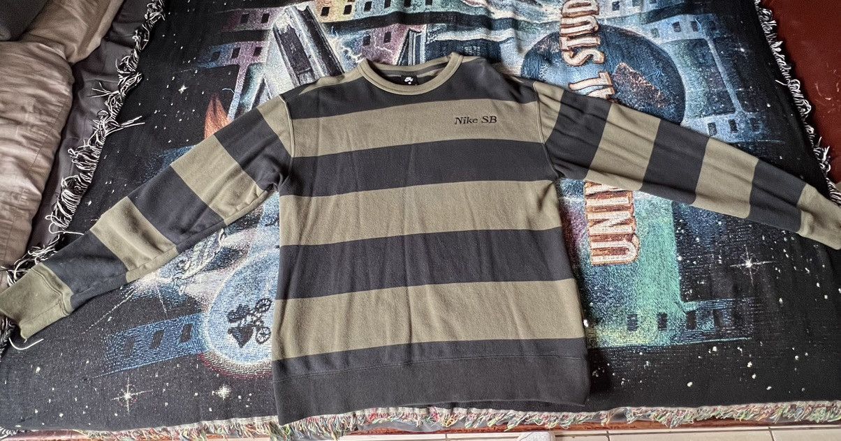 Nike SB striped crewneck