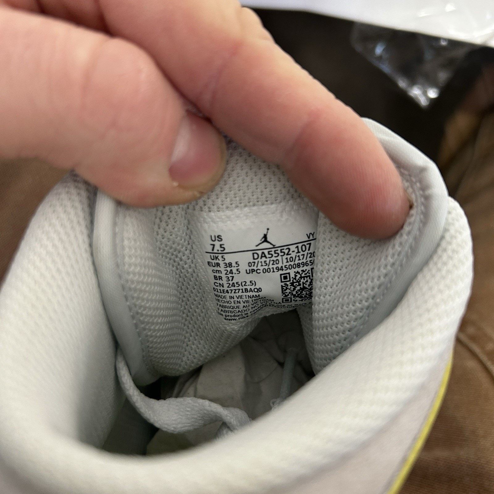Jordan Brand Nike Air Jordan 1 Mid LX “White Opti Yellow” DA5552-107 Size US 7.5 / IT 37.5 - 6 Thumbnail