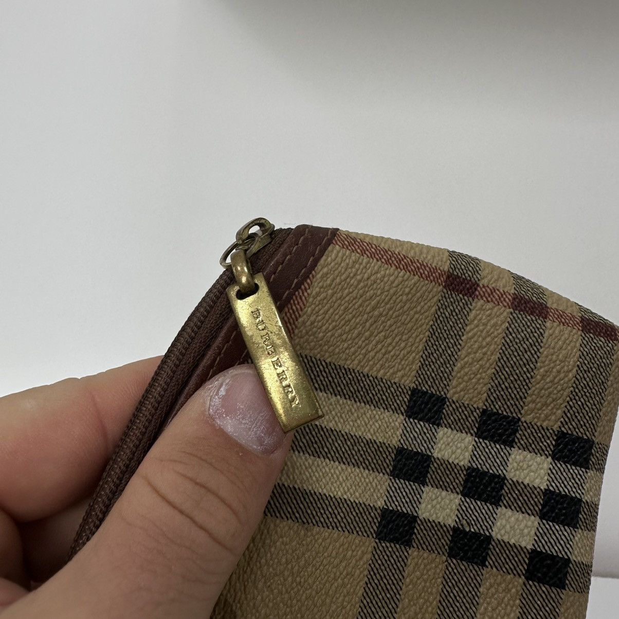 Burberry Vintage Burberry Cosmetic Pouch Bag Size ONE SIZE - 7 Thumbnail