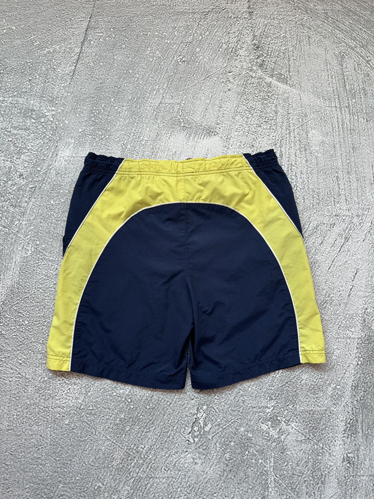 Nike Nike Vintage Y2K Nylon Track Shorts Swoosh Size S Size US 30 / EU 46 - 2 Thumbnail