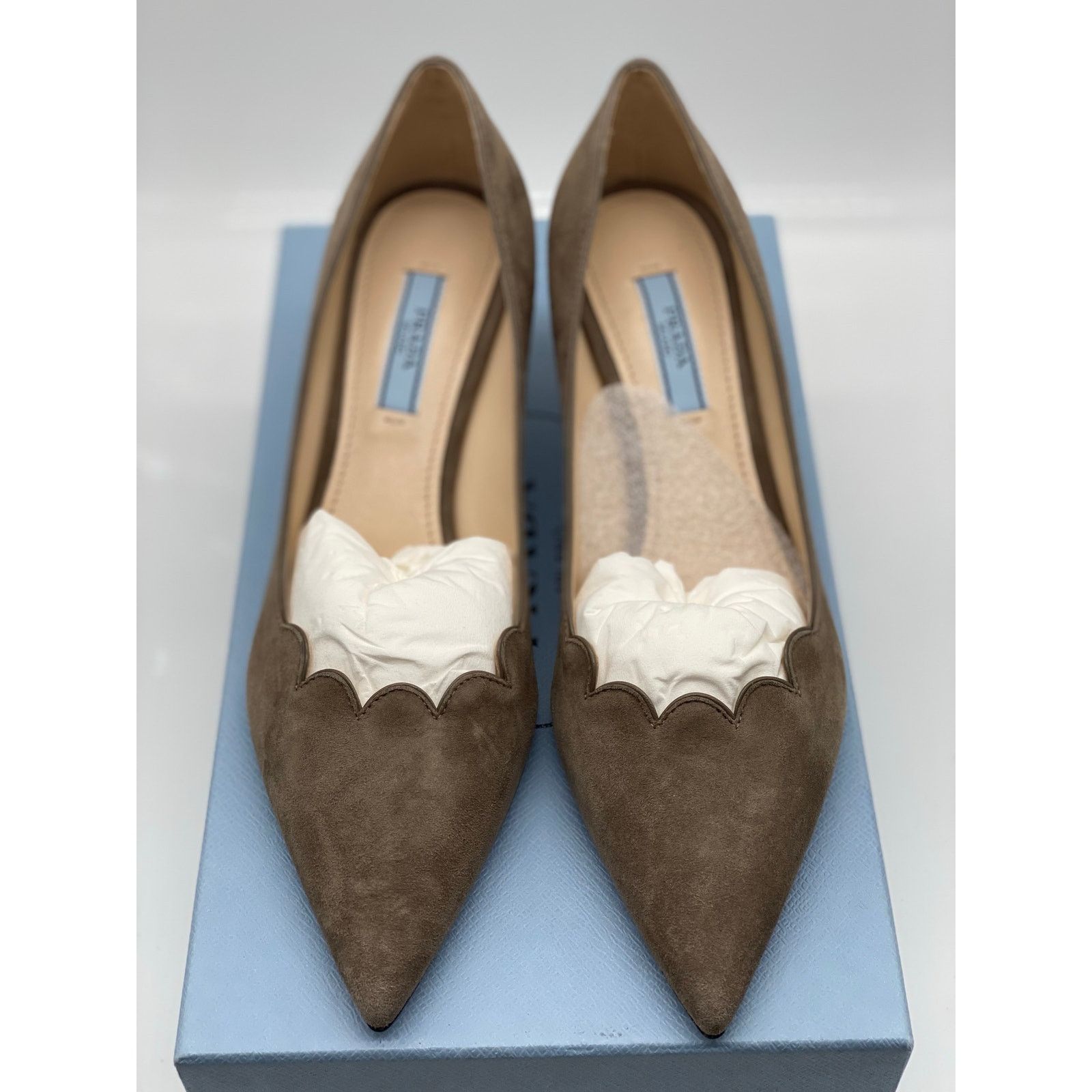 Prada Prada Pietra Suede Scallop Pointed Pumps sz. 35.5 eu Size US 5.5 / IT 35.5 - 6 Thumbnail