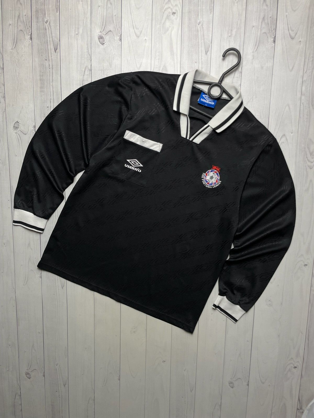 Umbro × Vintage Vintage Umbro monogram Jersey Long Sleeve referee size XL Size US XL / EU 56 / 4 - 1 Thumbnail