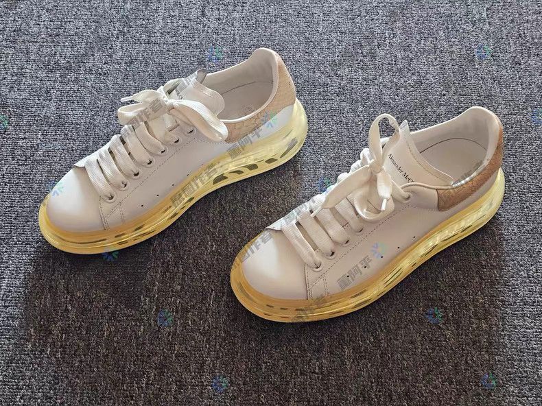 Alexander McQueen Alexander McQueen Women's White Sneakers. Q4 Size US 7 / IT 37 - 8 Thumbnail