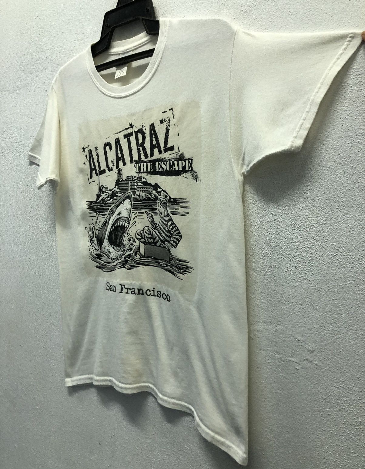 Vintage Vintage Alcatraz The Escape San Francisco T-Shirt Size US L / EU 52-54 / 3 - 5 Thumbnail