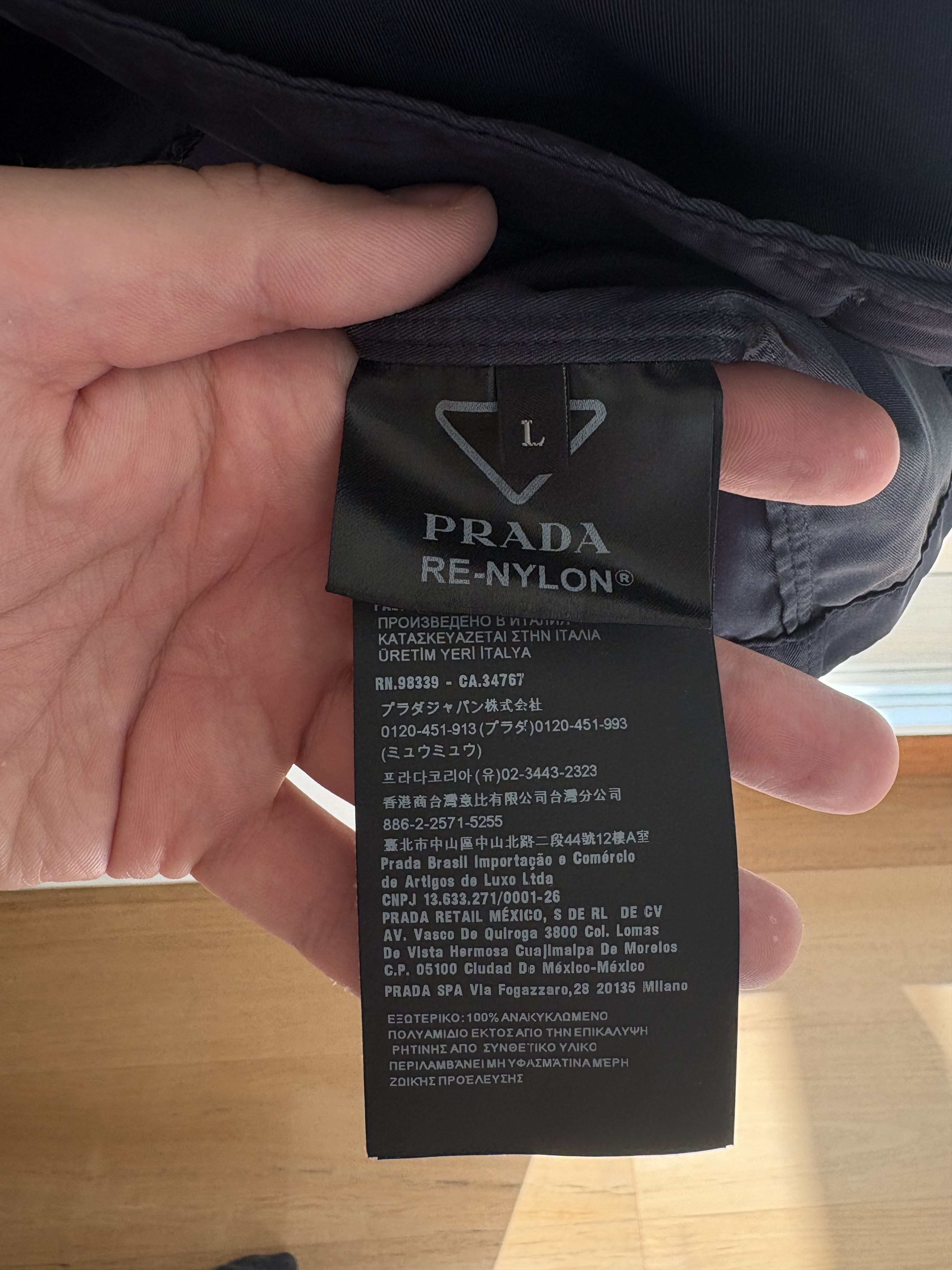 Prada Short-Sleeve Shirt in Re-Nylon Size US L / EU 52-54 / 3 - 12 Thumbnail