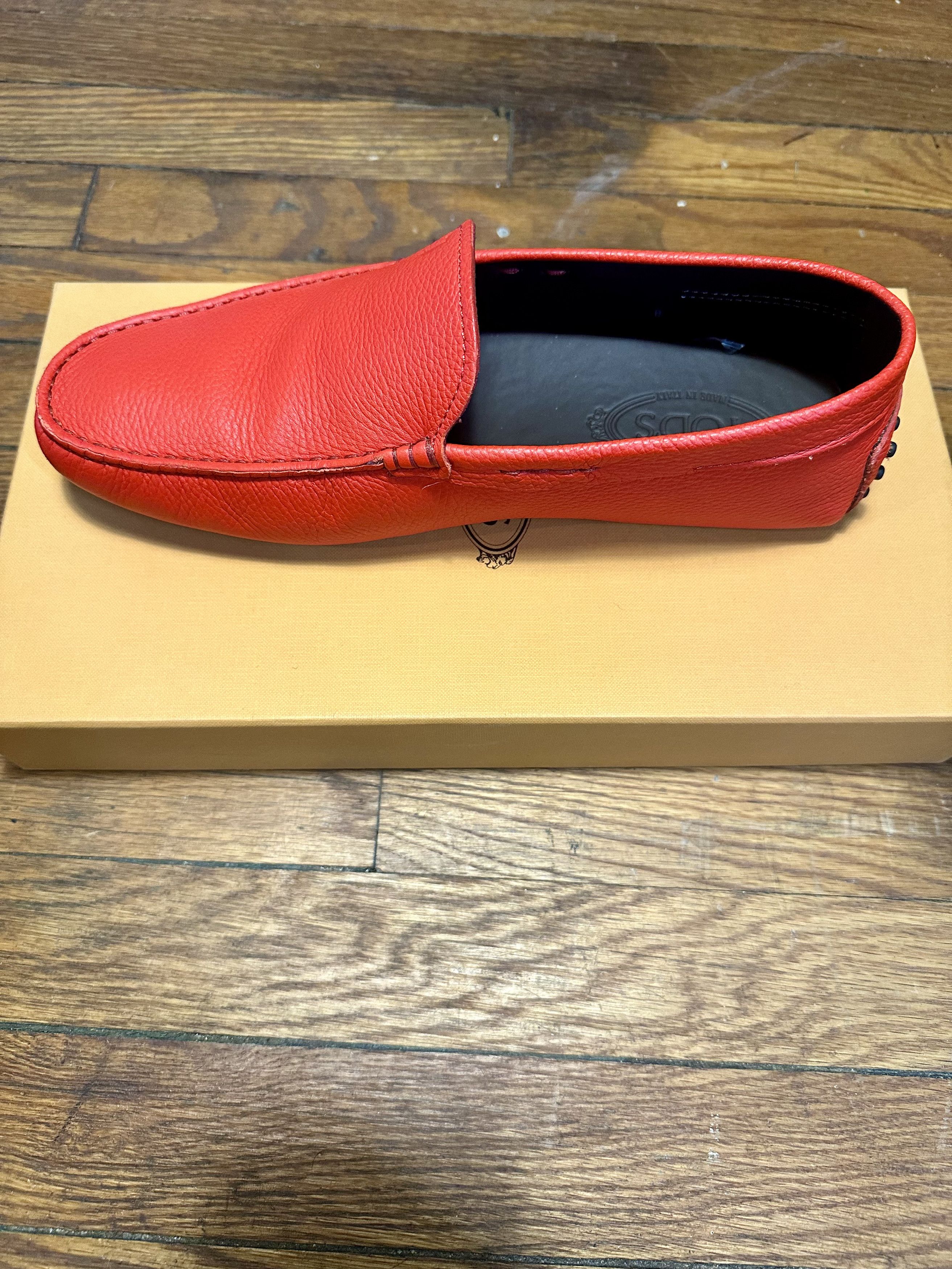 Tod's Tod's | Gommino Nuovo Leather Moccasin Drivers | Red 8 / 41 Size US 8 / EU 41 - 8 Thumbnail