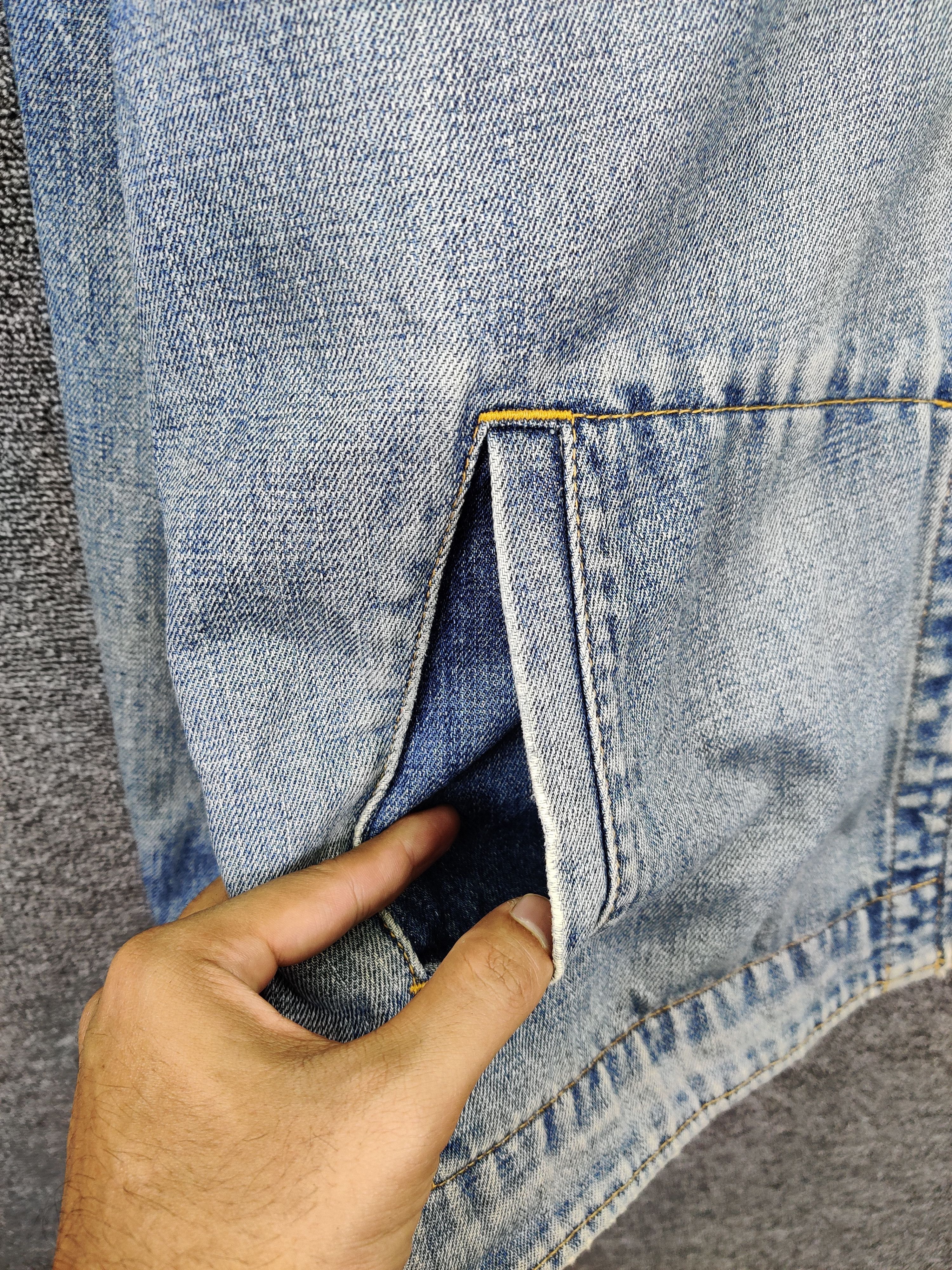 Uniqlo Vintage Thrashed Uniqlo Distressed Denim Trucker Jacket Size US XL / EU 56 / 4 - 8 Thumbnail