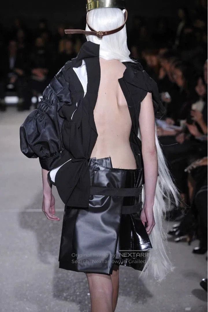 Comme des Garcons COMME des GARCONS Vintage Leather Skirt. Size US 34 / EU 50 - 2 Thumbnail