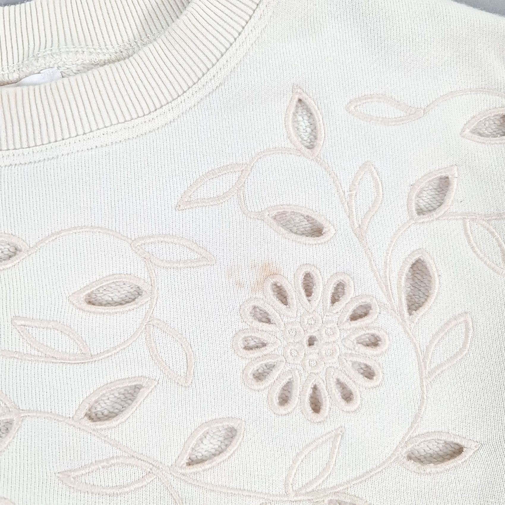 Vintage See By Chloé Sweatshirt Womens Beige Small Relaxed Cropped Embroidered Cut Off Crew Neck Pullover Activewear 100% Cotton Size S / US 4 / IT 40 - 4 Thumbnail