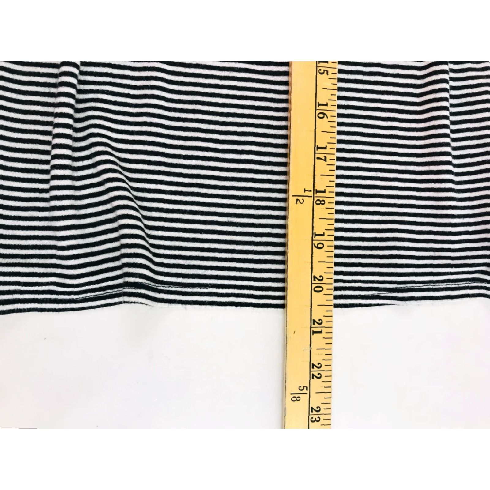 Vintage Moa Moa T-Shirt Women’s Size Large Black White Striped Cropped Round Neck Tee Size L / US 10 / IT 46 - 4 Thumbnail